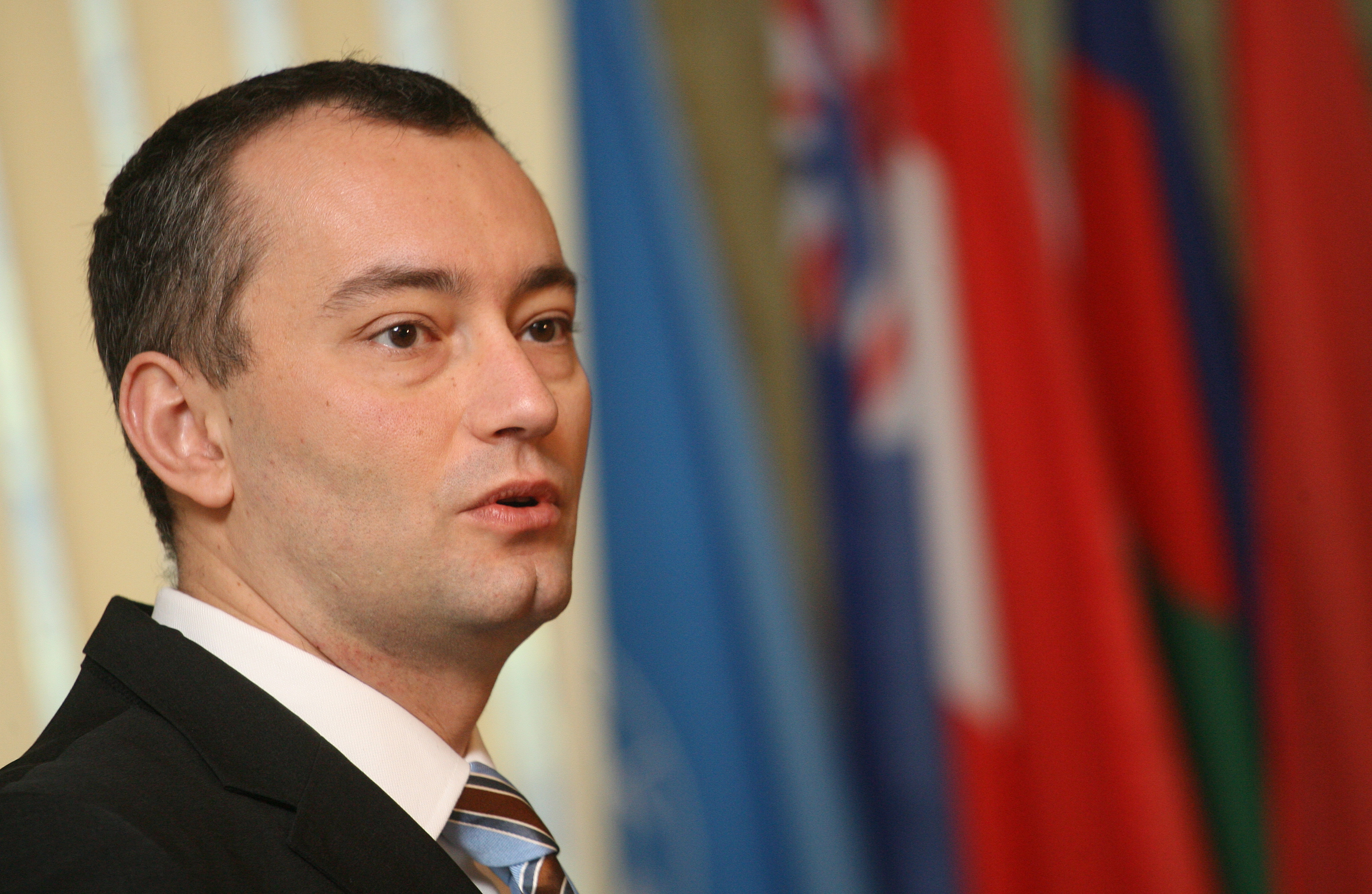Николай Младенов: Няма да посочваме виновни, докато не приключи разследването