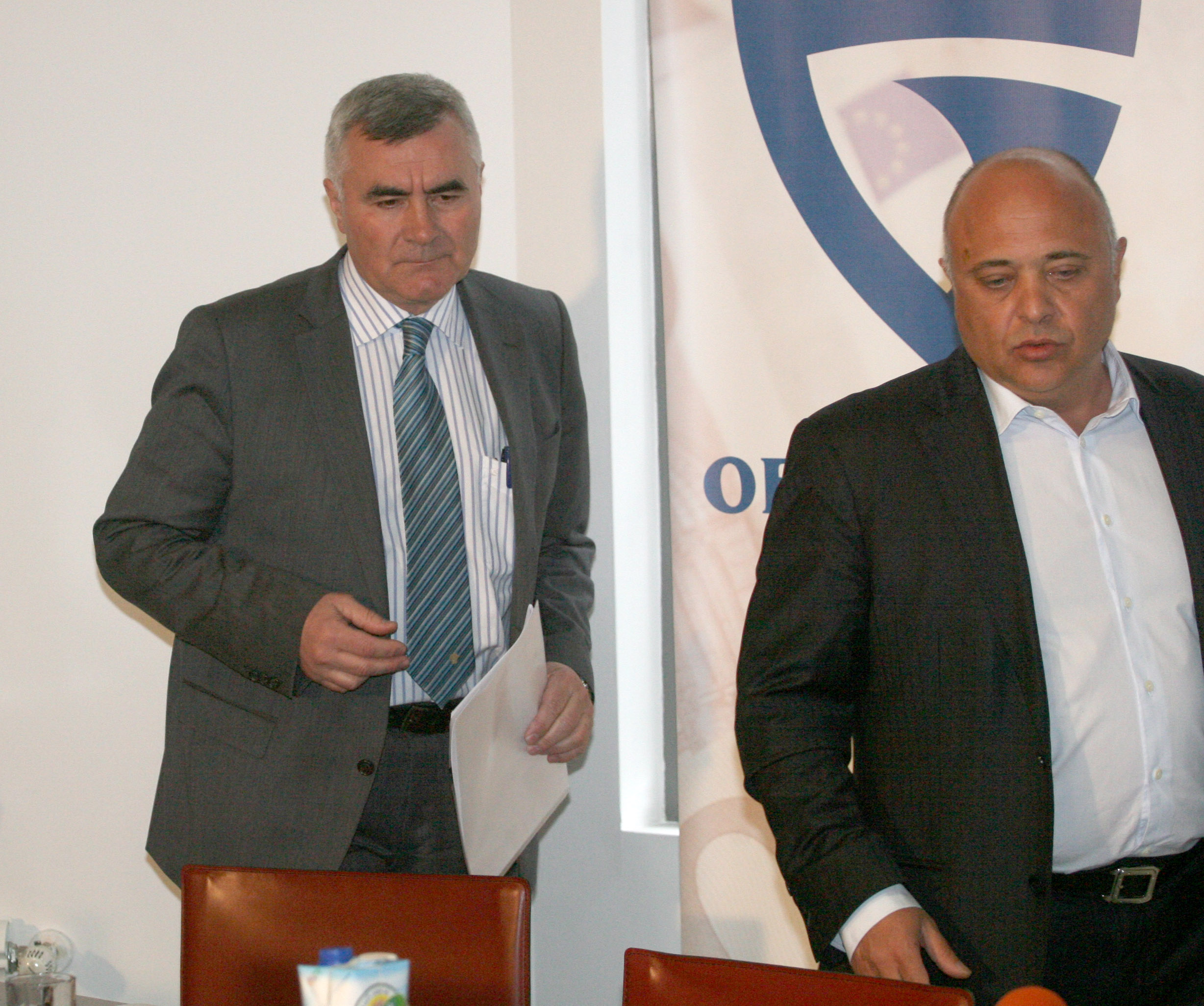 Сашо Чакалски и Орлин Алексиев обявяват резултатите от проверката на Общинска банка