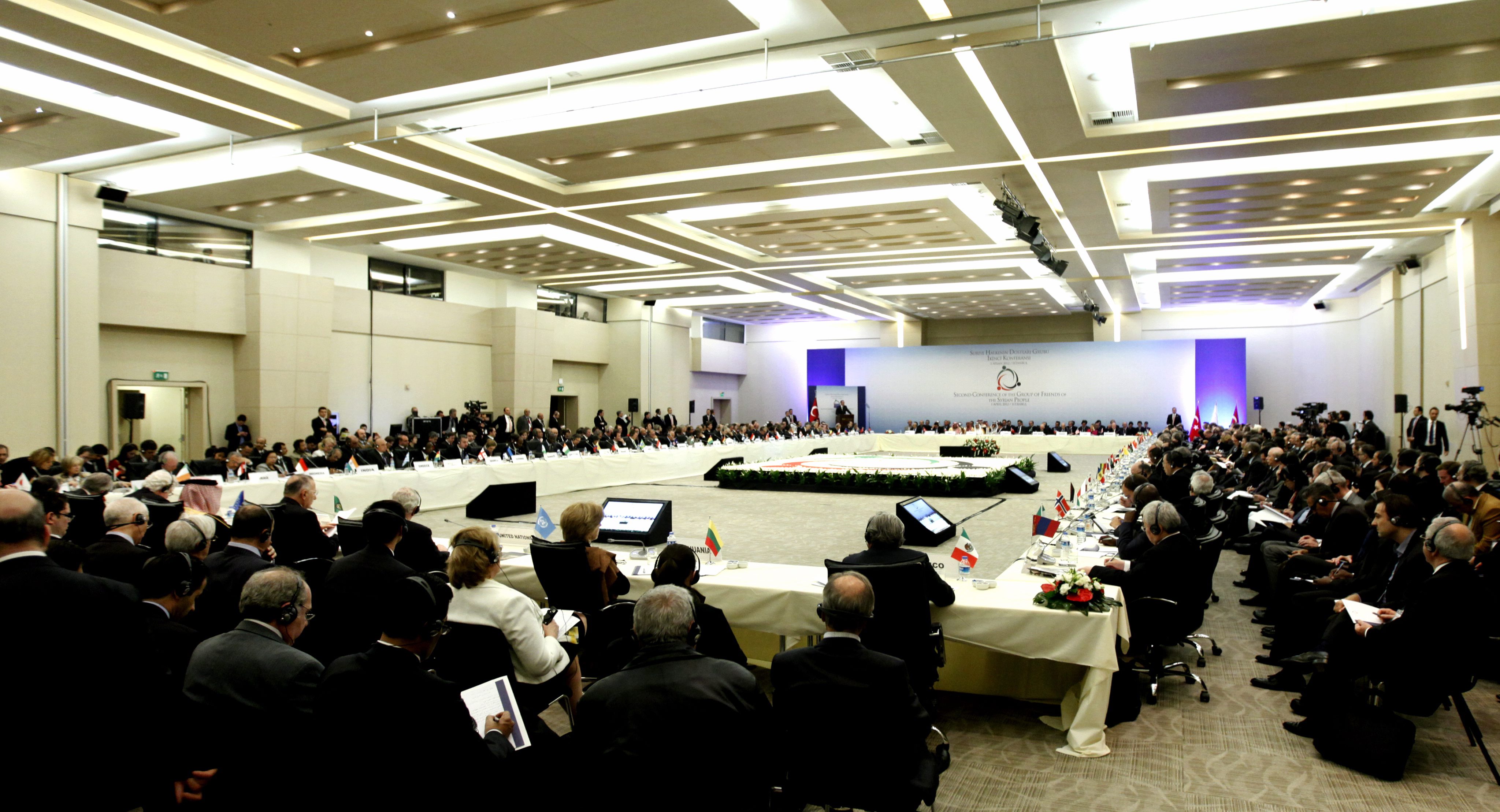 В срещата в Истанбул участват представители на над 70 държави