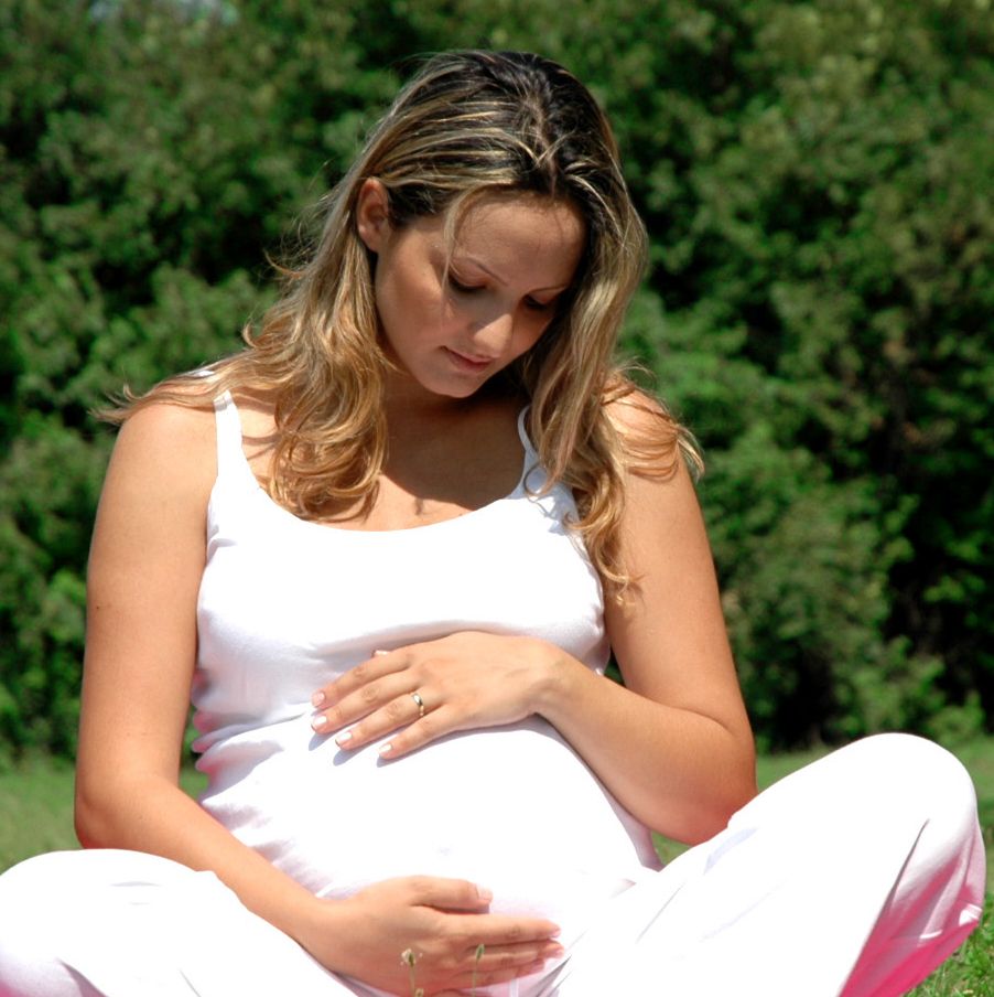 През първите месеци от бременността на майката са необходими едва 300 калории повече от обикновено
