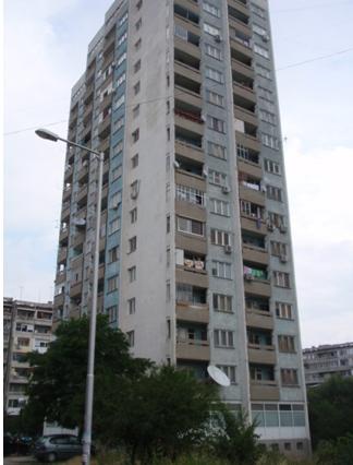 Българинът купува жилище със 100 заплати