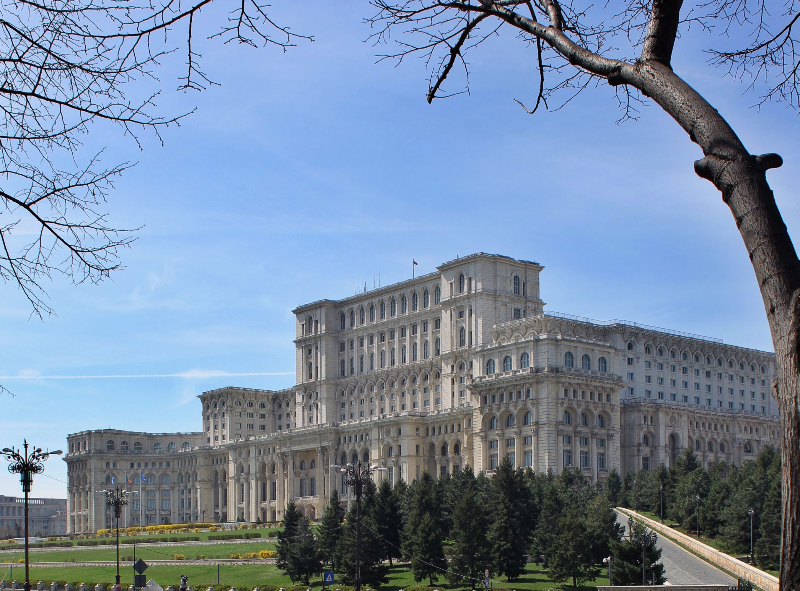 Разследват бивш румънски депутат за 50 млн. евро подкупи