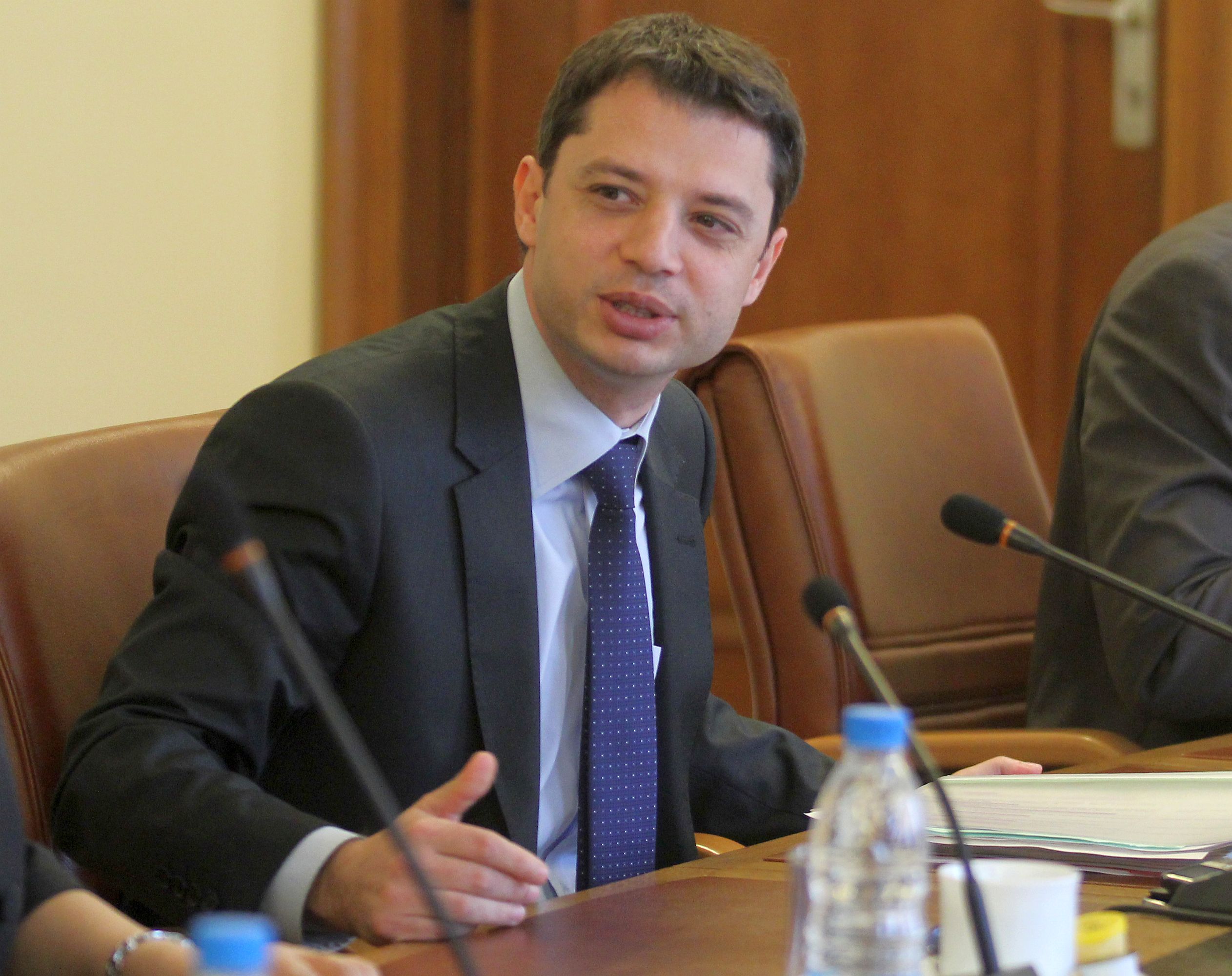 Министърът на икономиката Делян Добрев