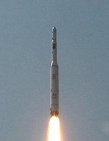 В петък Пхенян направи неуспешен опит да изстреля ракета, с която да изведе спътник в космоса