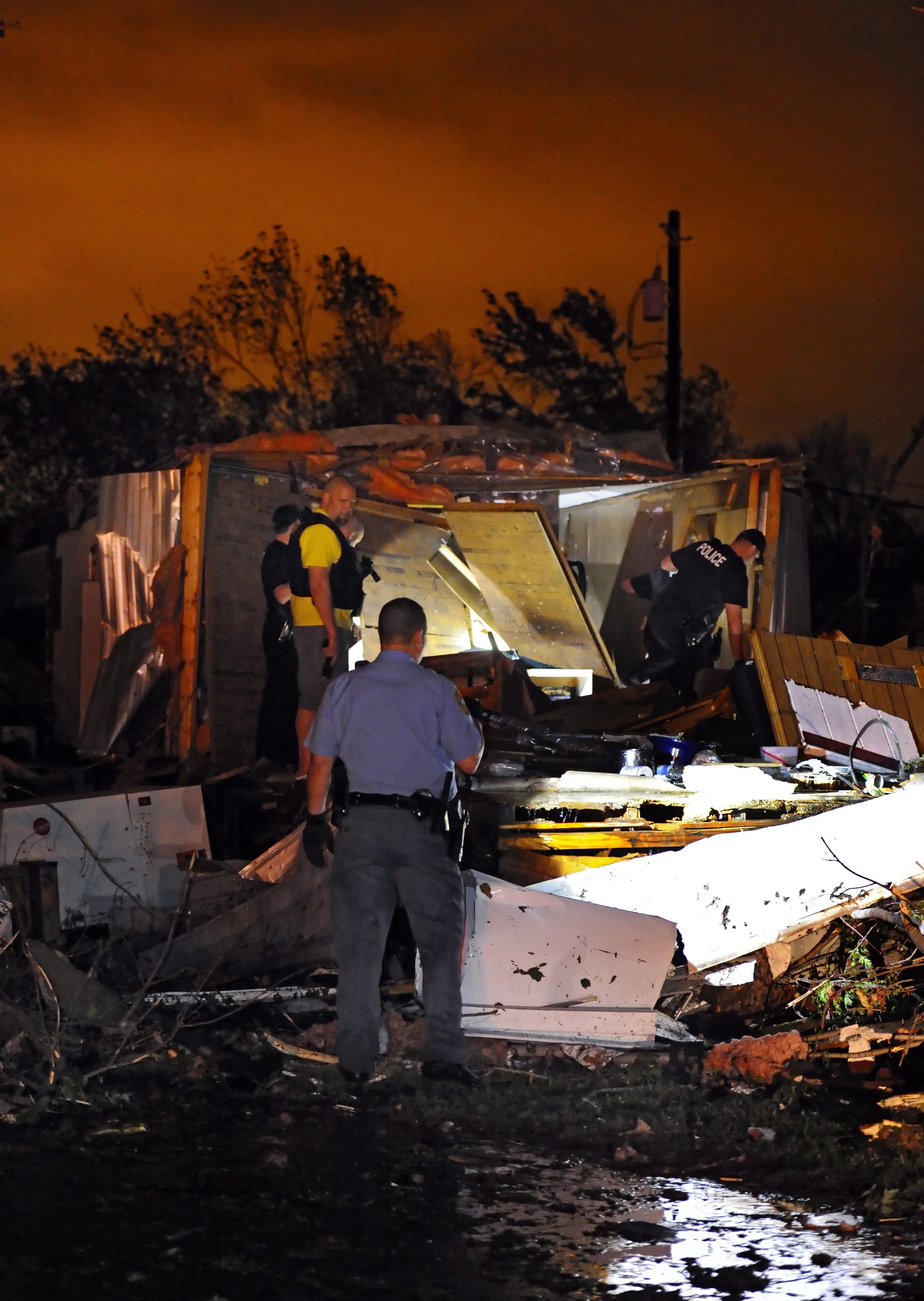 Торнадо уби 5 души в Оклахома, сирените повредени