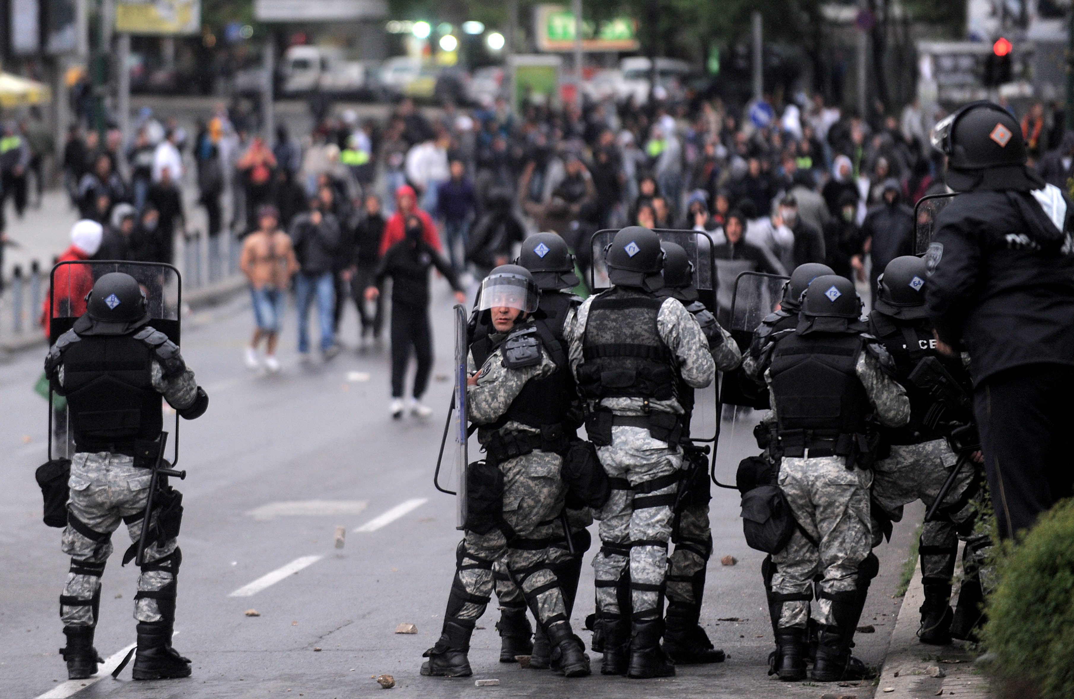 Размирици в Скопие след петорното убийство
