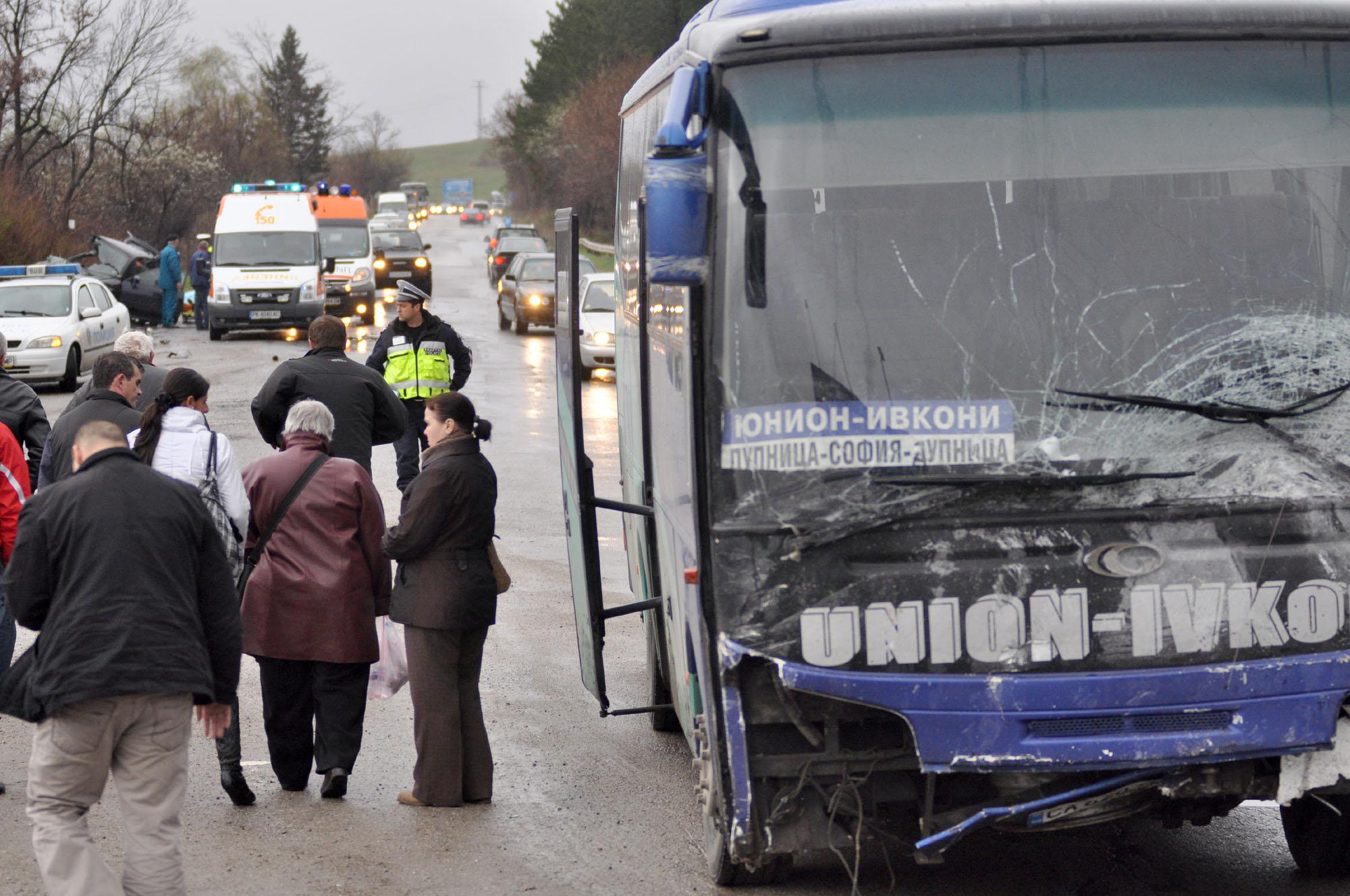 Няма пострадали пътници в автобуса