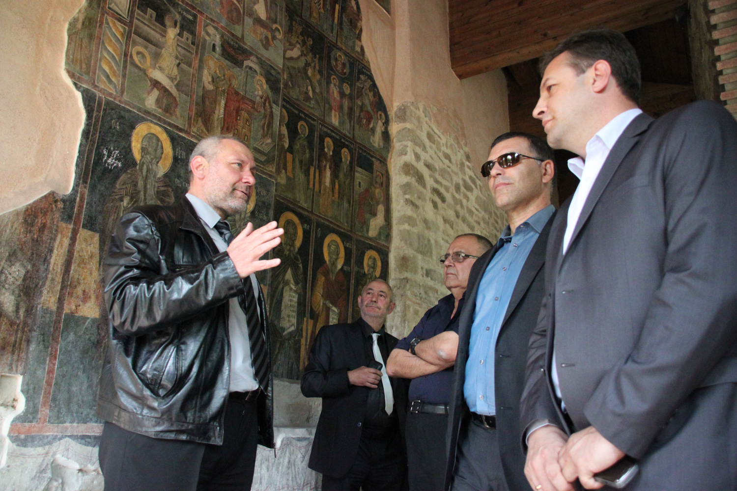 Симеон Дянков разгледа културни обекти във Велико Търново заедно с Божидар Димитров