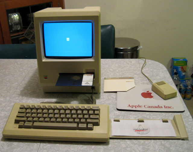 Прототипът на Macintosh 128k се продава за $100 000