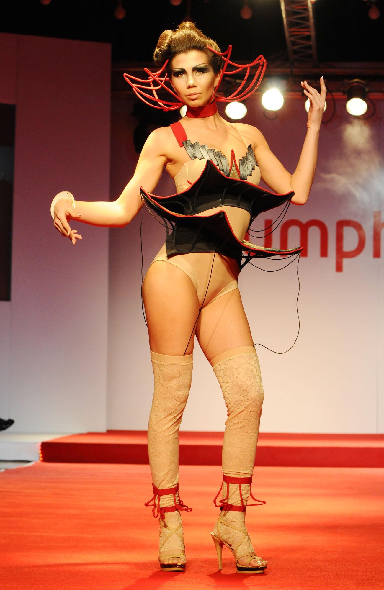 Модел в националния финал на световния конкур Triumph Inspiration Award 2012