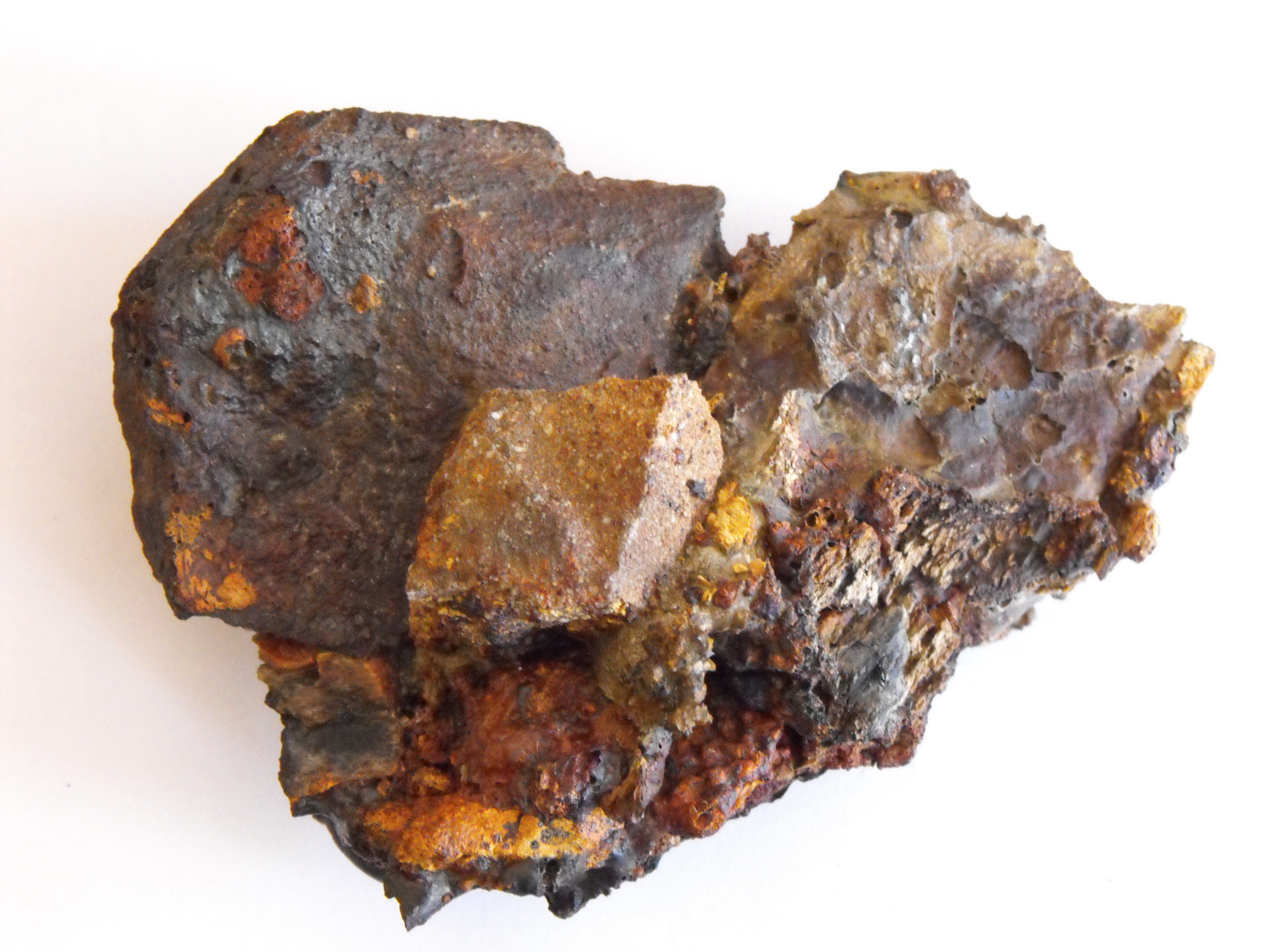 Метеорит паднал на метри от мъж в Струмяни