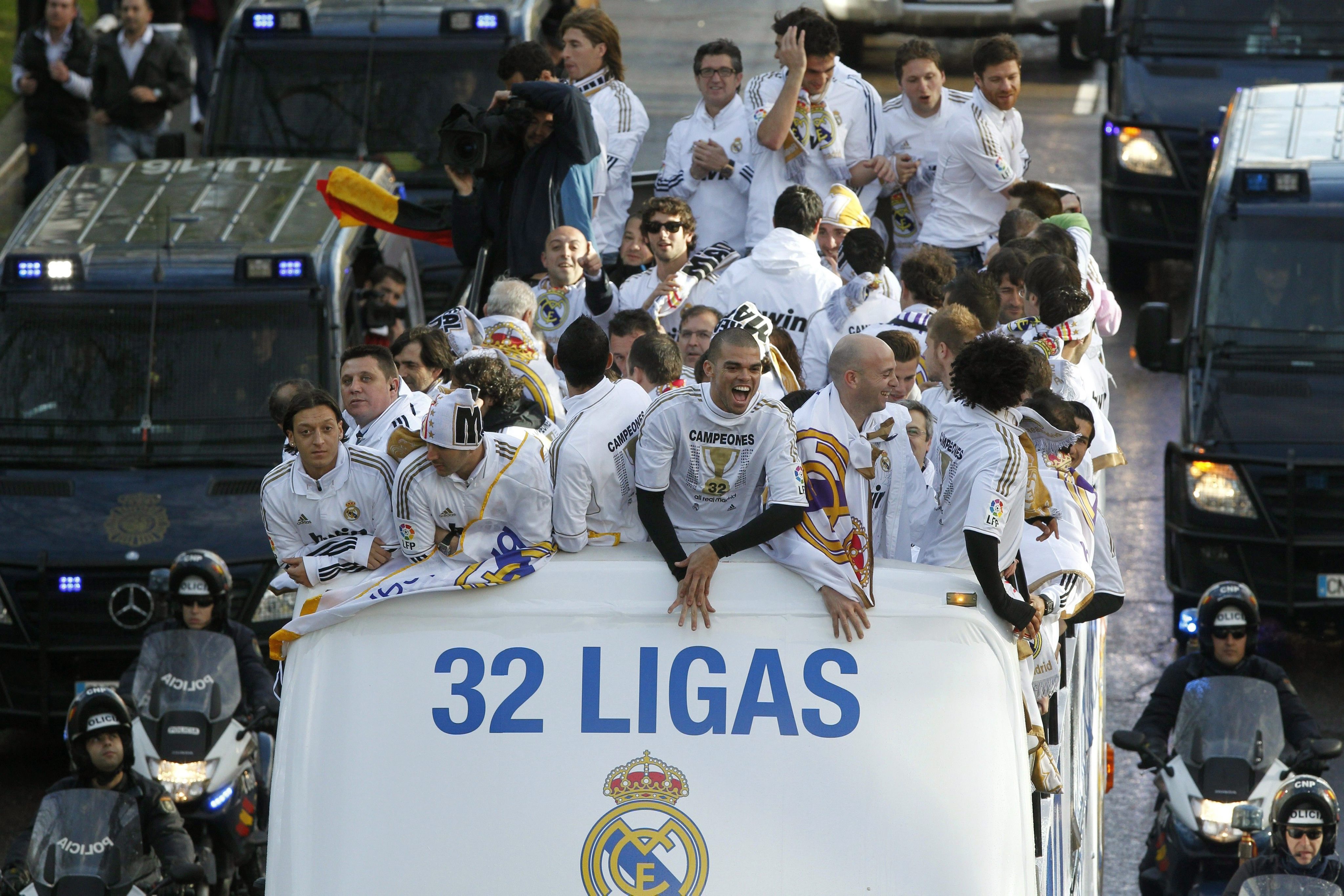 Реал отпразнува титлата с феновете си (снимки)