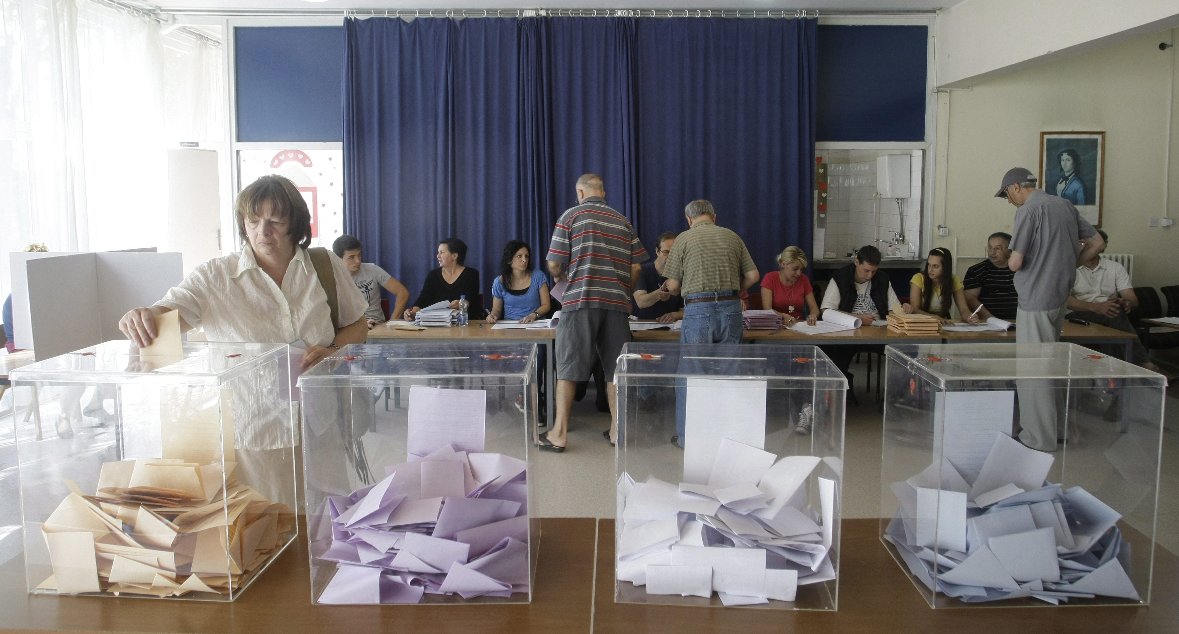 В Сърбия се провеждат избори за президент, парламент и местна власт