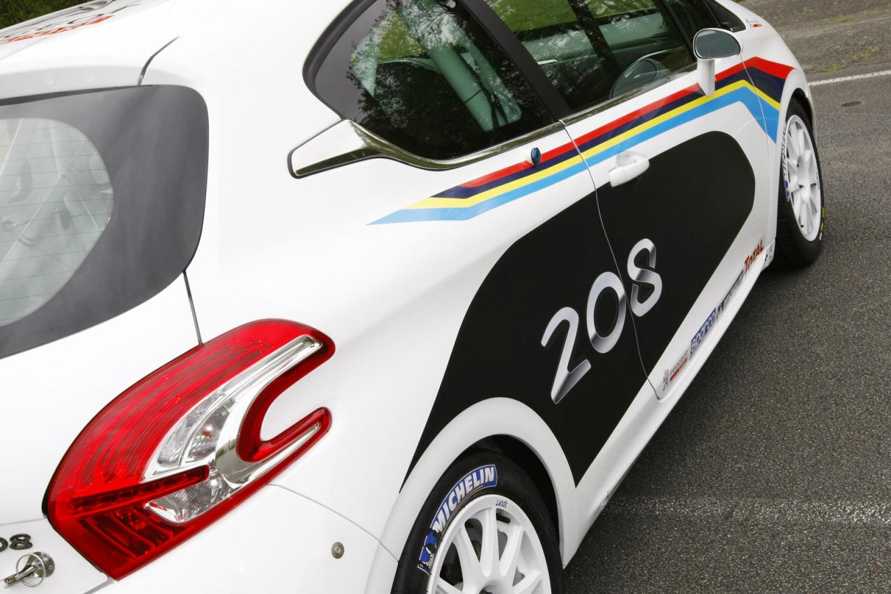 Peugeot 208 R2 на рали „Ълстър”