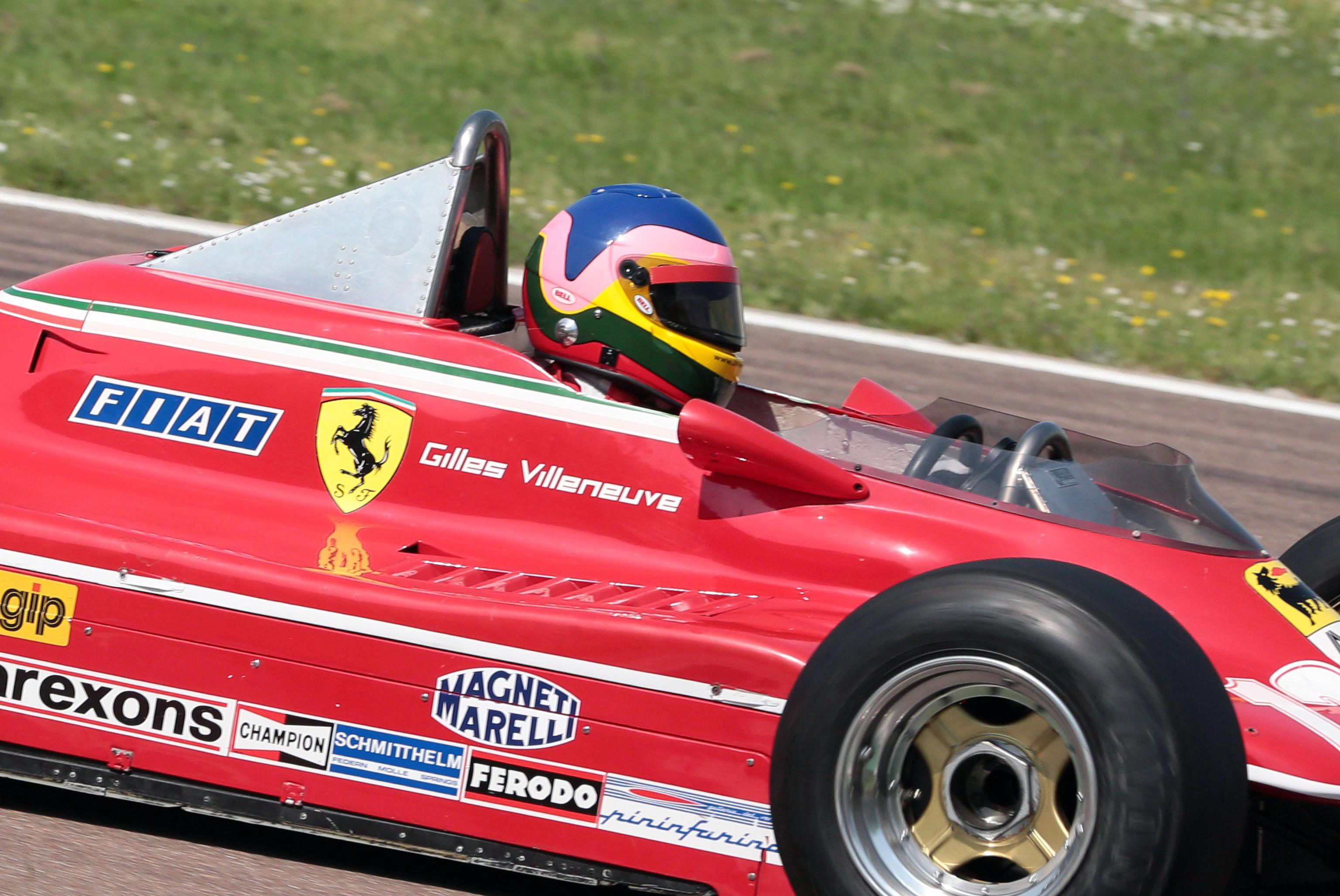 Жак Вилньов кара Ферари в памет на баща си (снимки)