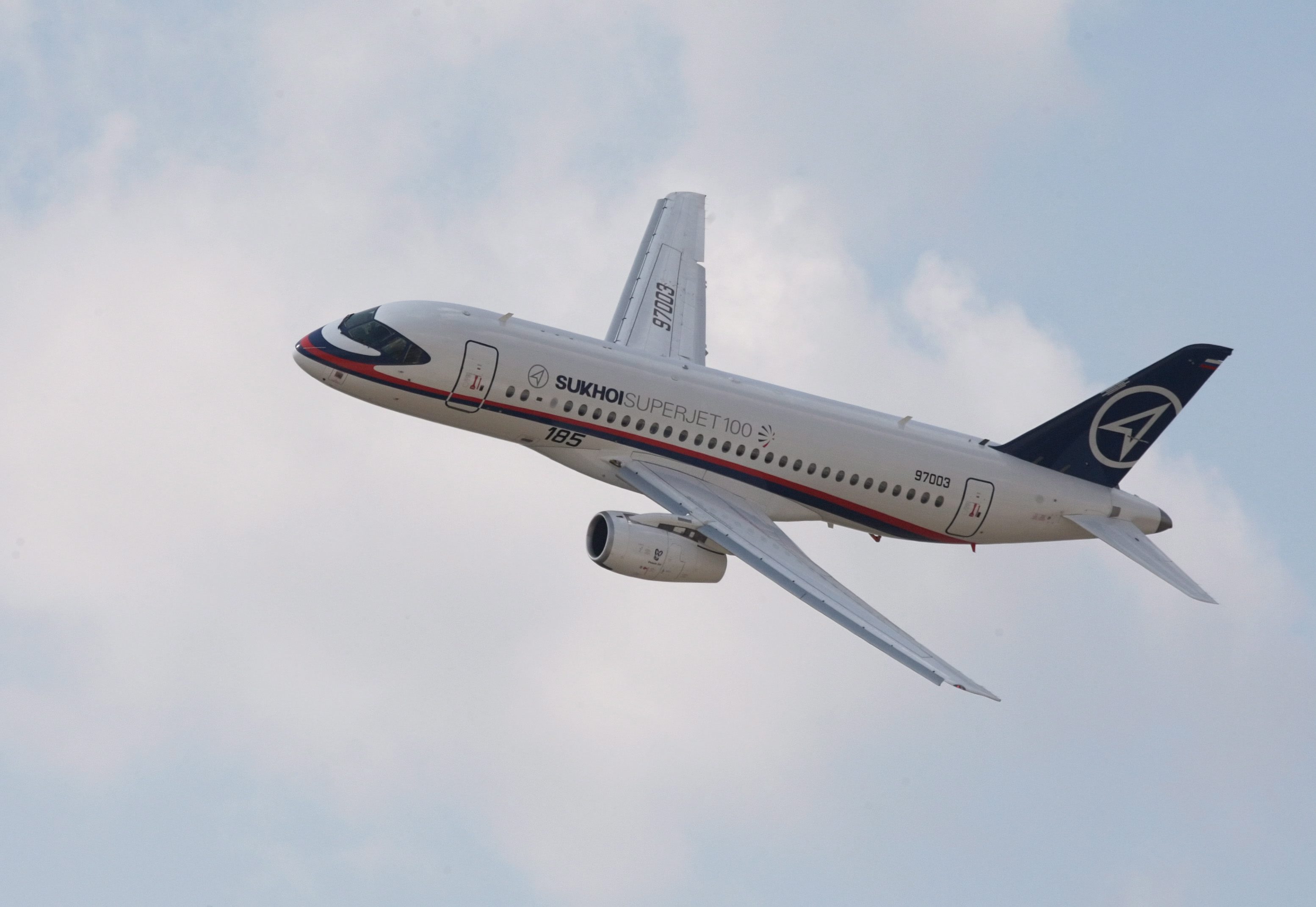Руски самолет с десетки чужденци изчезна от радарите