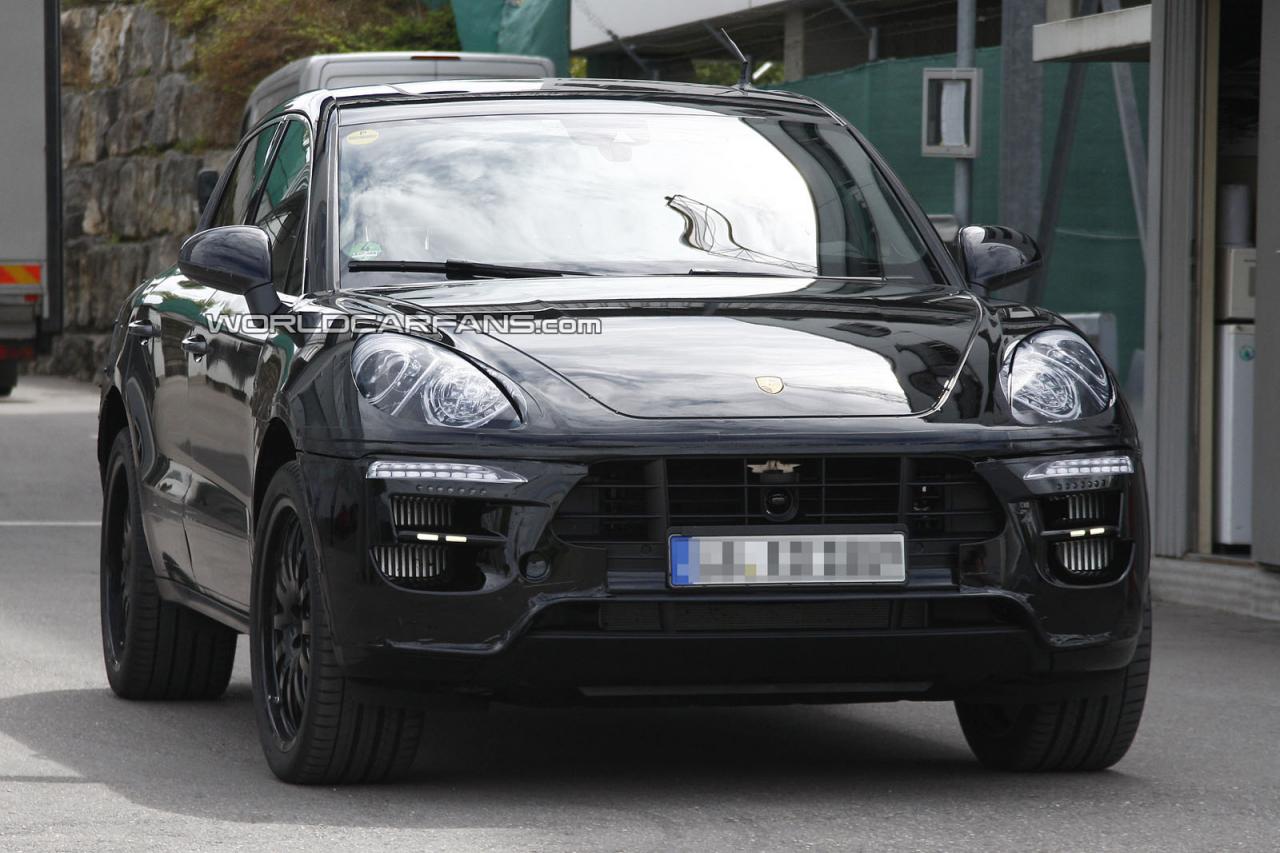 Първи шпионски снимки на Porsche Macan