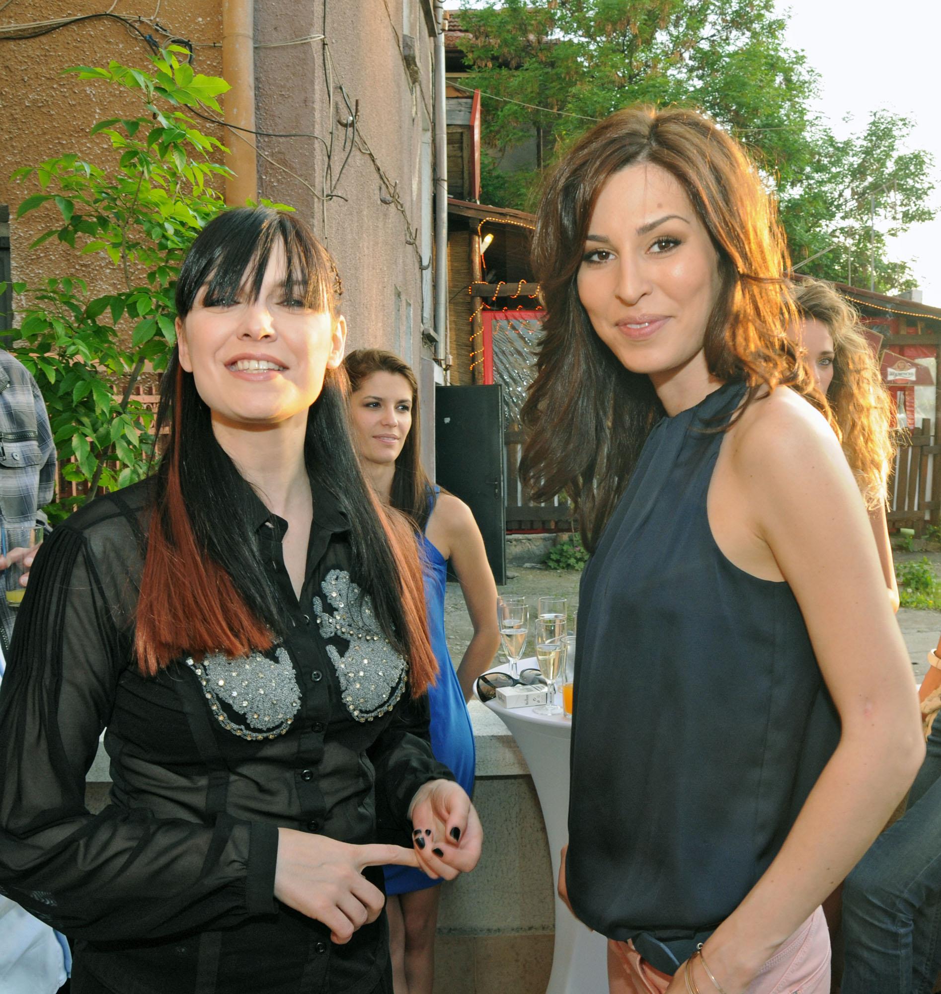 Жени Калканджиева и Урсула откриха салон за красота