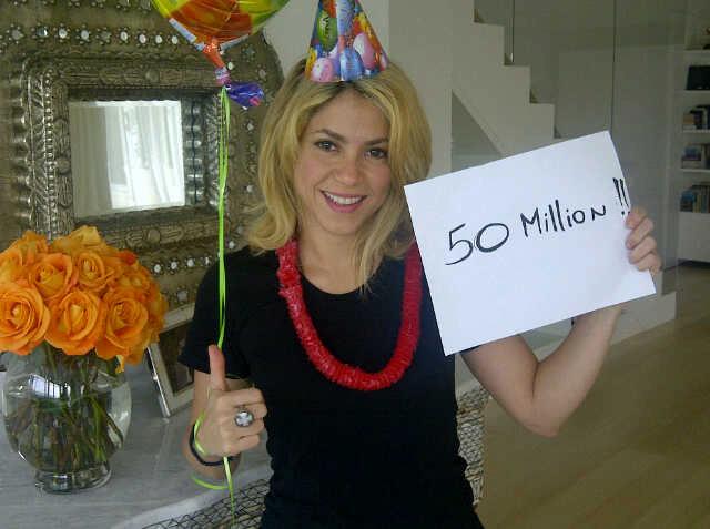 Шакира събра 50 милиона последователи във Facebook