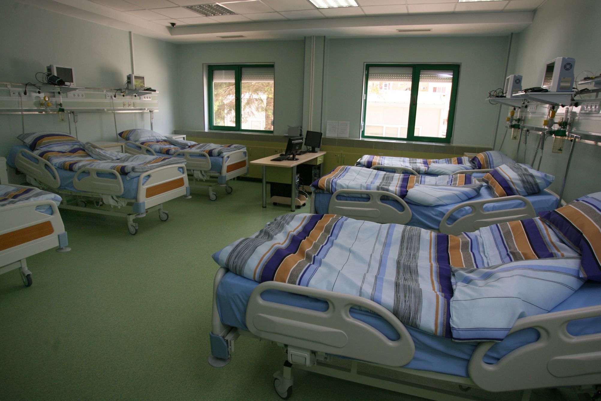 Осигуреността на населението с болнични легла e 801 на 100 хиляди души