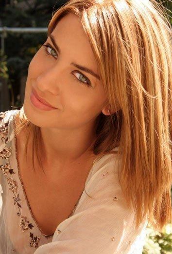 Аня Пенчева избира най-красивата българка в САЩ