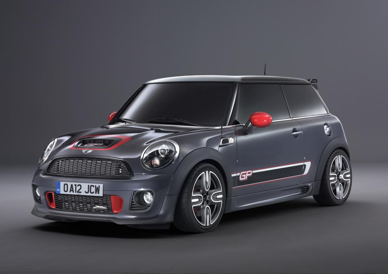 Идва най-бързото MINI (снимки)