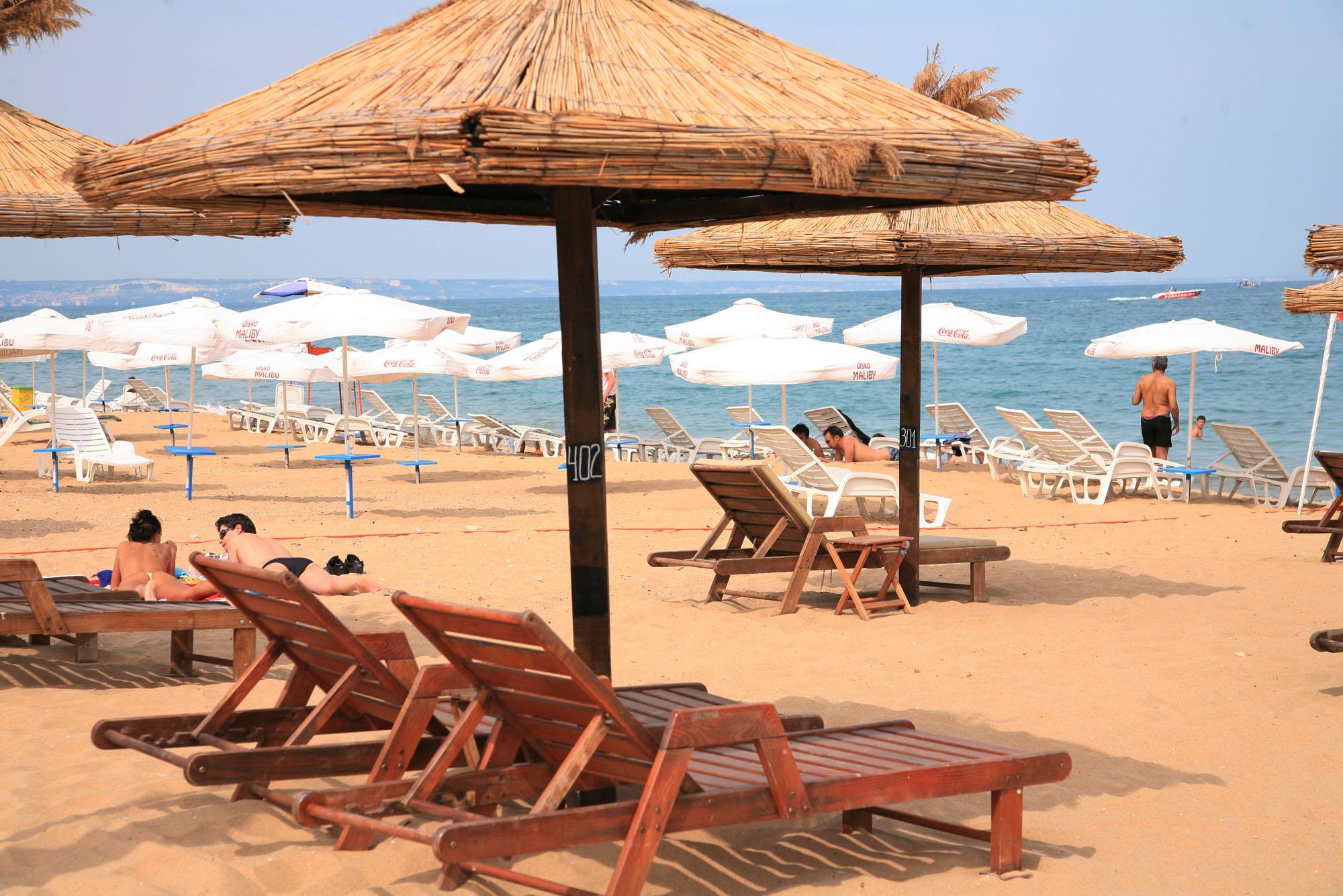 Без такса за чадър и шезлонг на Иракли