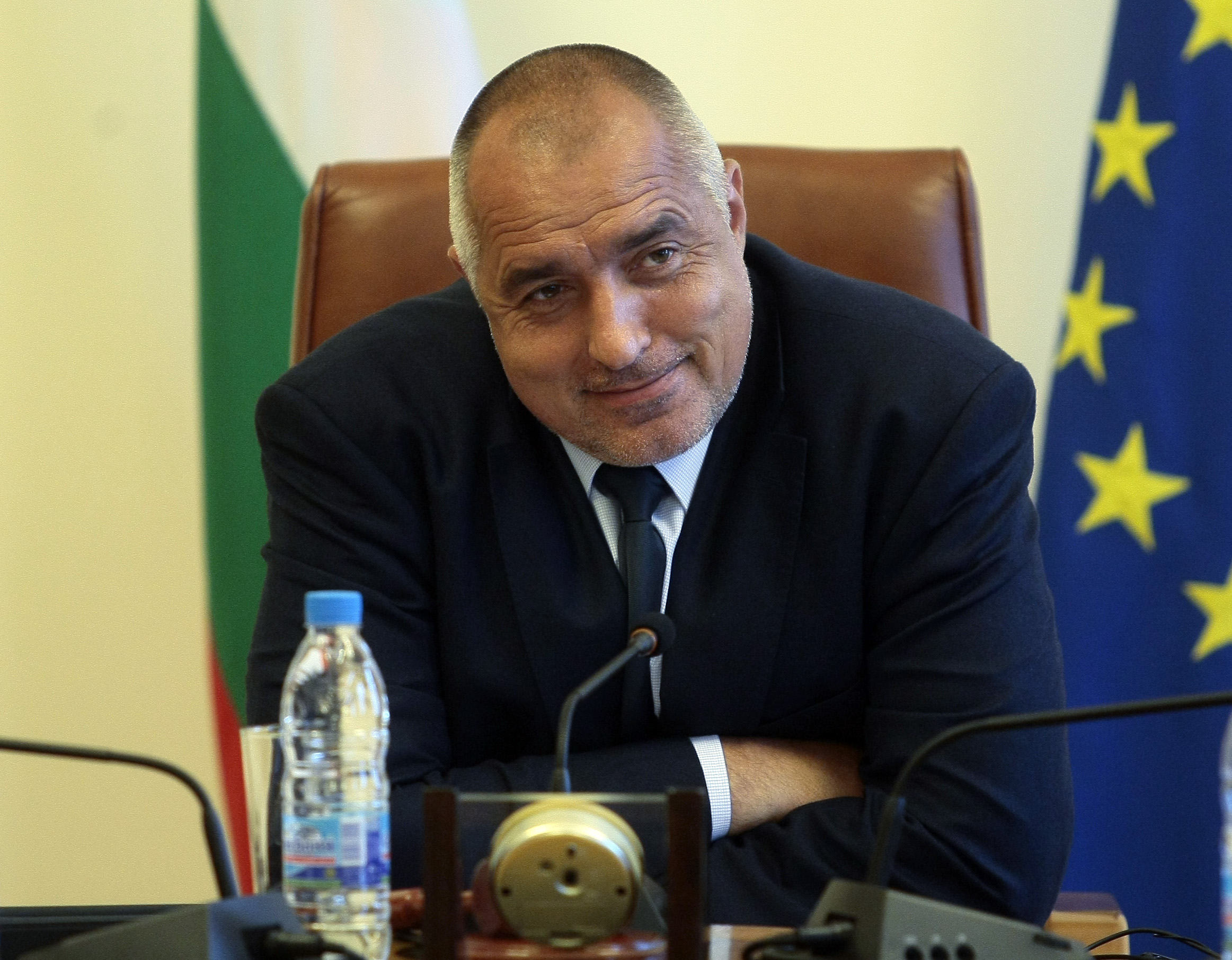 Данчо Лазаров се маха, ако премиера нареди?