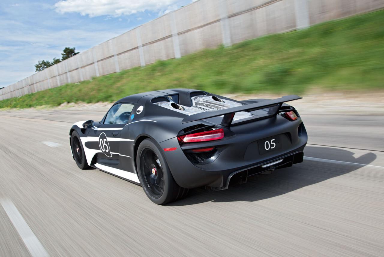 Porsche 918 Spyder харчи 3 л/100 км