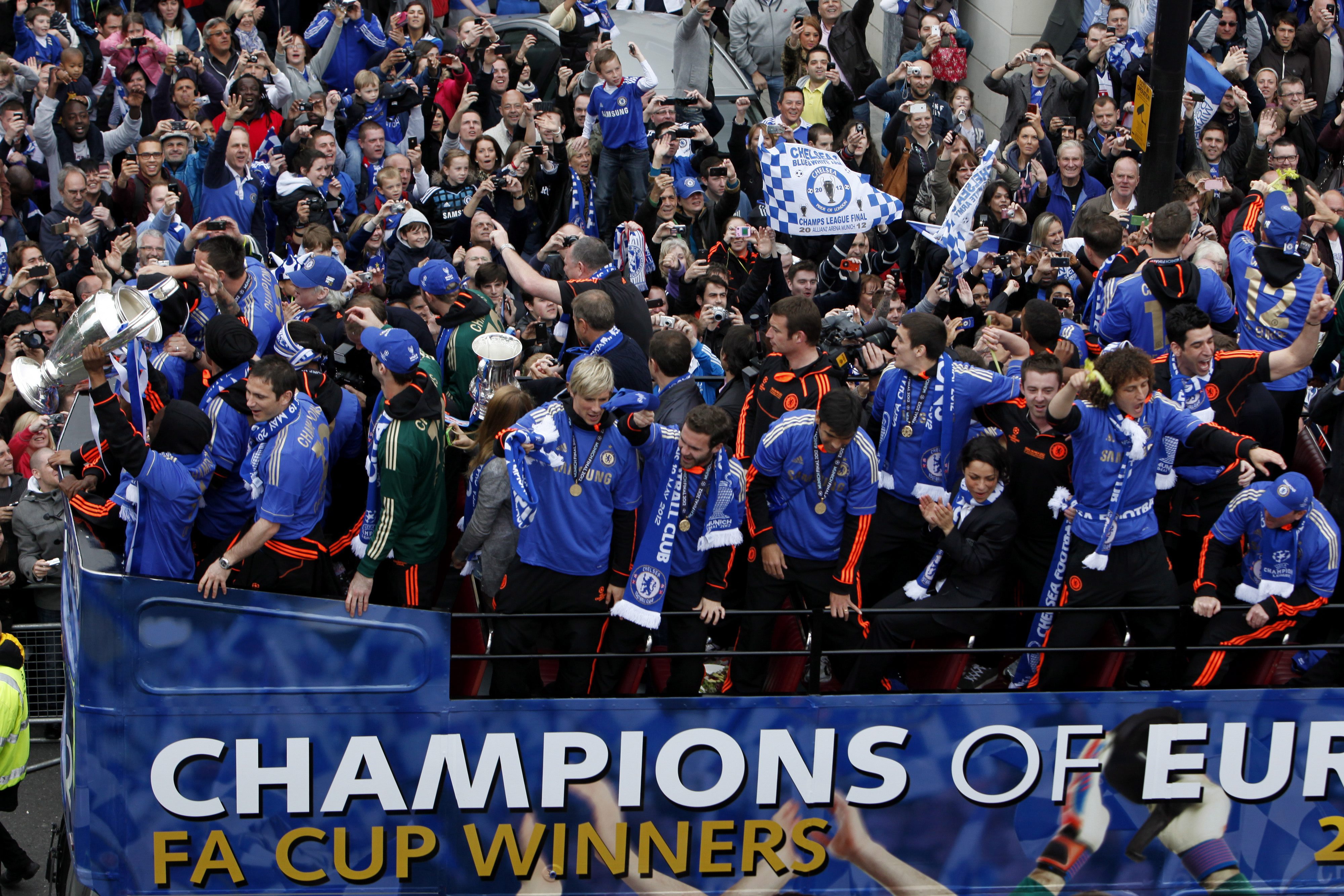 Челси показа трофея от Шампионската лига на феновете (снимки)