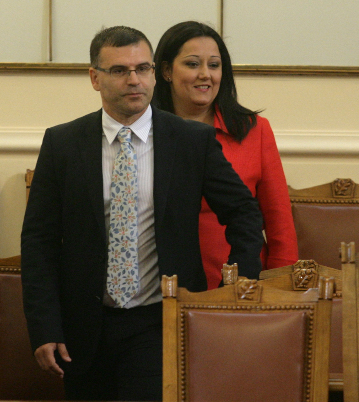 Министрите Симеон Дянков и Лиляна Павлова отчетоха пред депутатите какво прави властта след земетресението