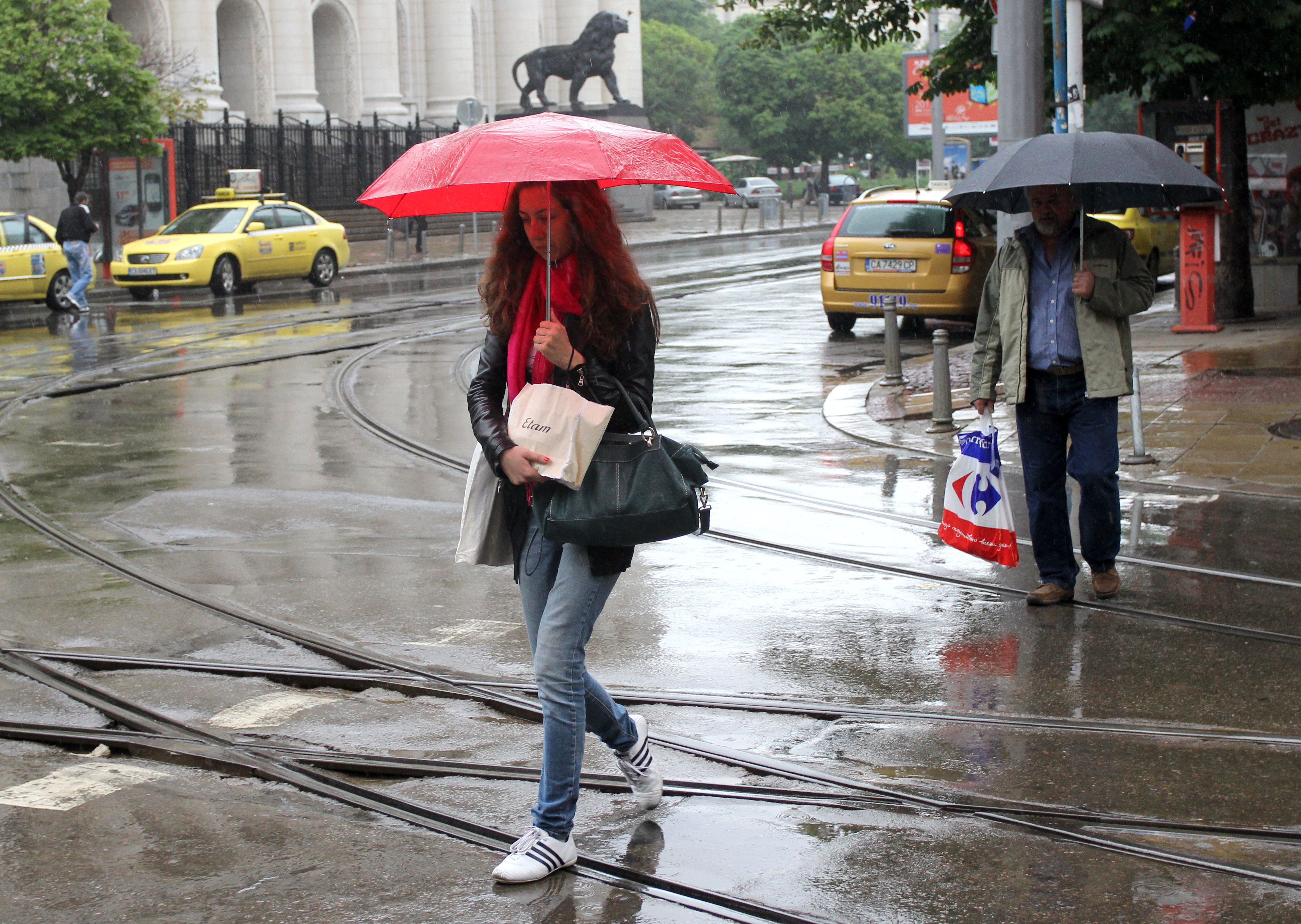 В София вали дъжд от сутринта