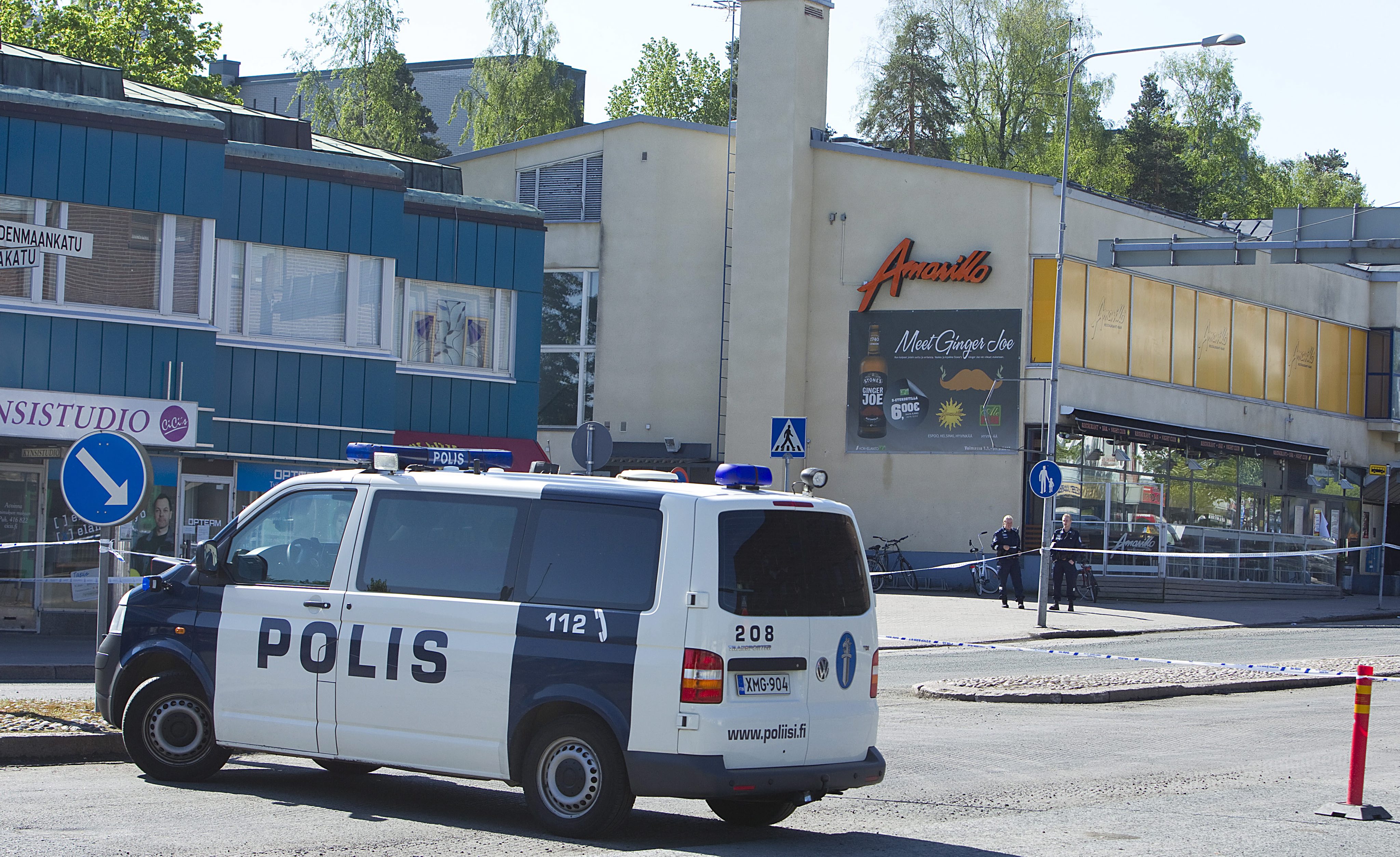 18-годишен уби двама и рани седем души при хаотична стрелба във Финландия
