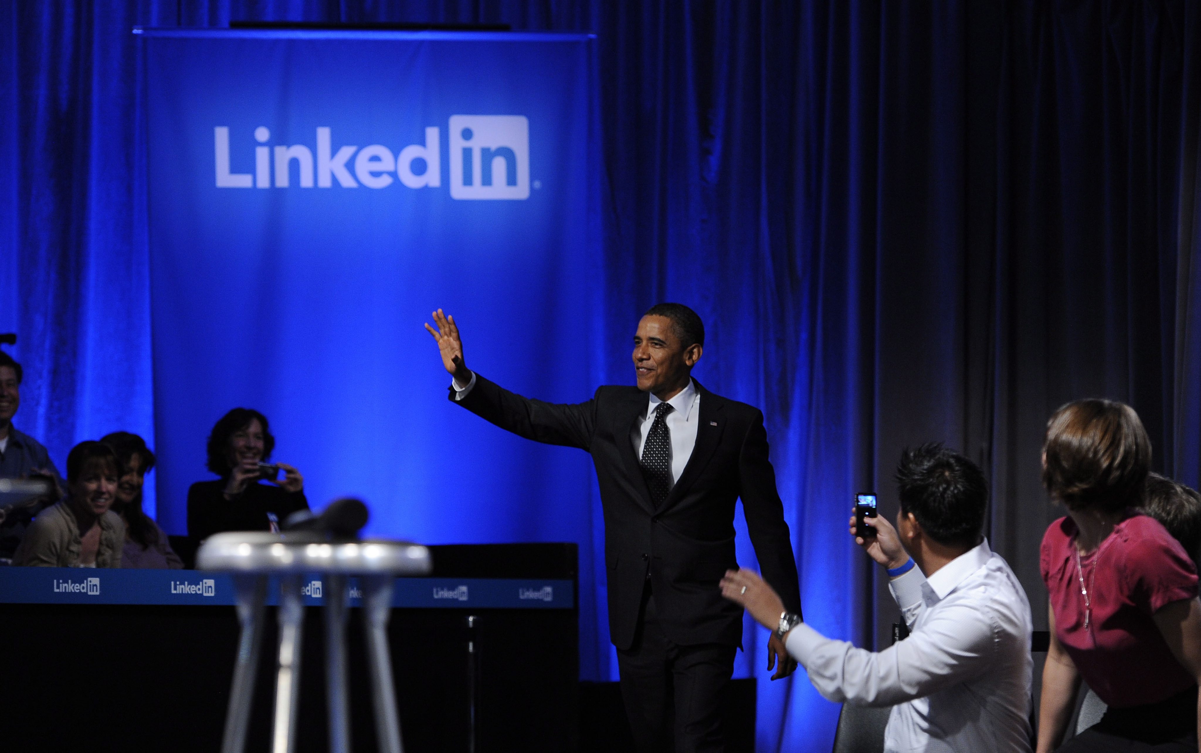 Всички потребители на LinkedIn да променят паролата си, съветват експерти