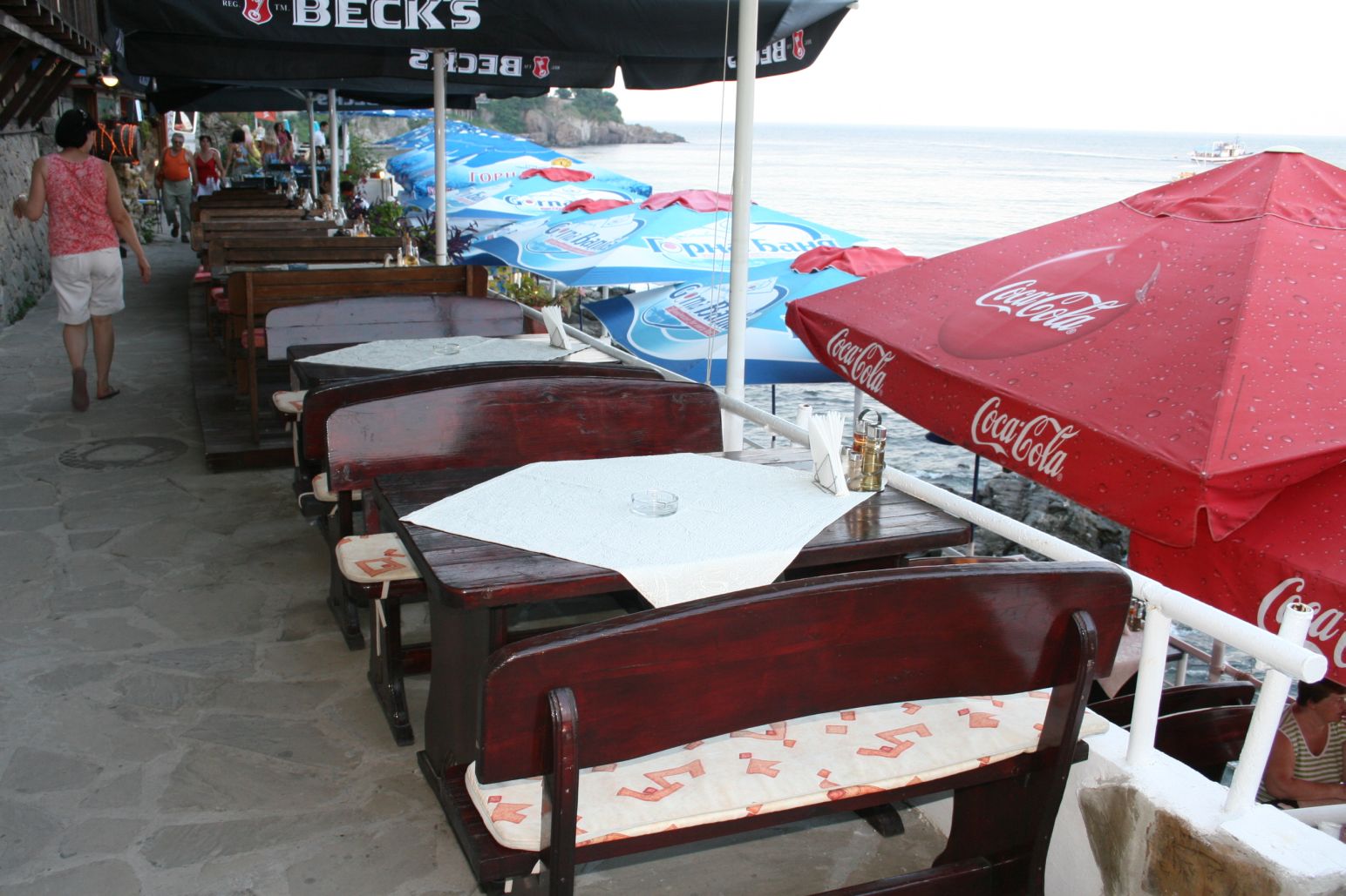 Затварят обекти без касови апарати на морето