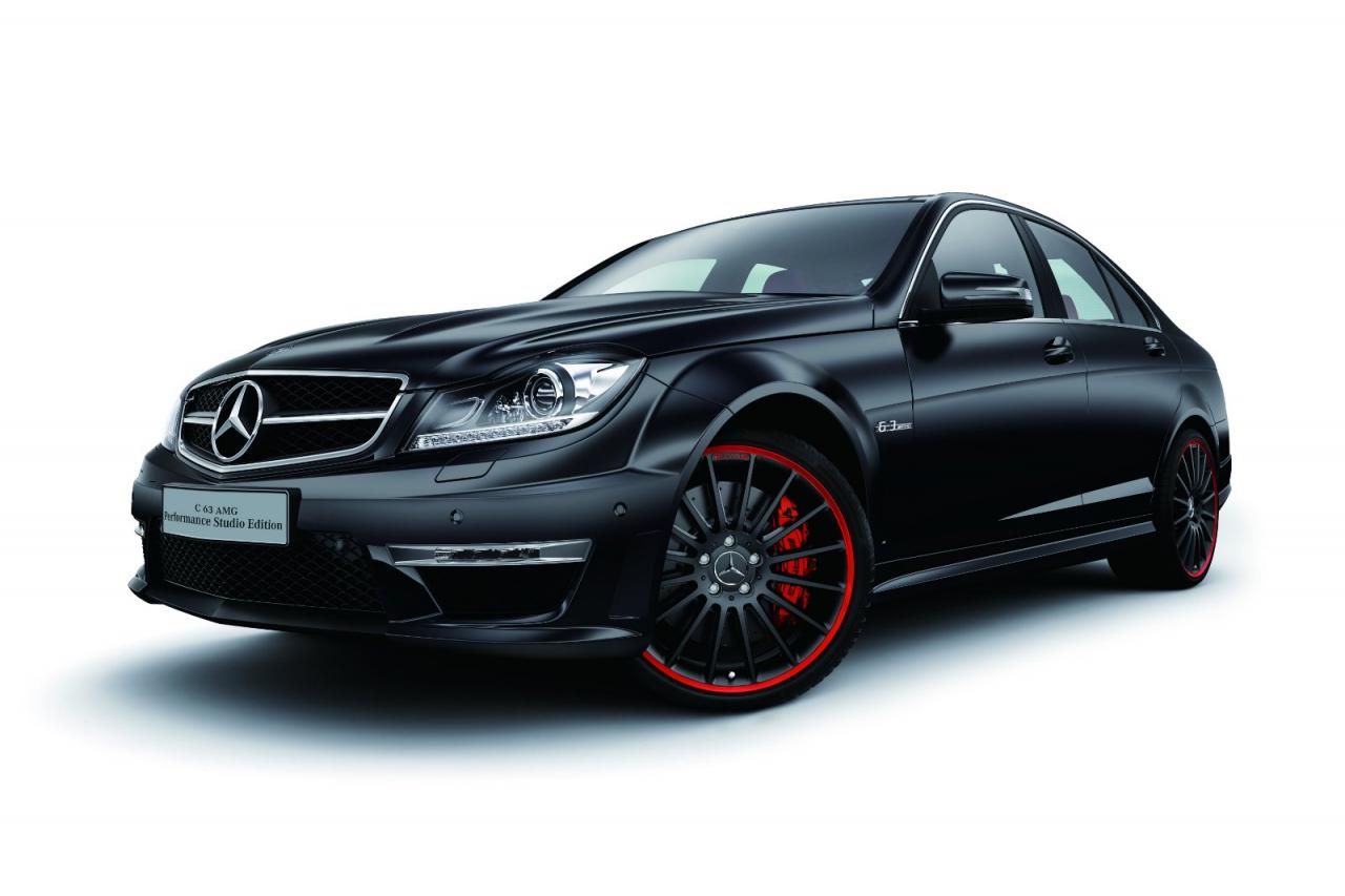 Mercedes пуска специално издание C63 AMG за Япония