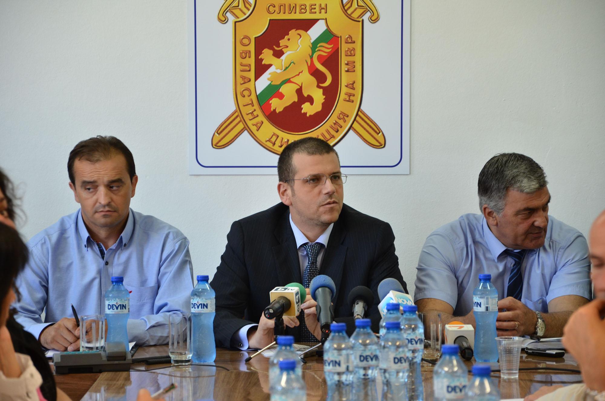 Главният секретар на МВР Калин Георгиев заяви, че няма данни кражбата  да е дело на международни организации