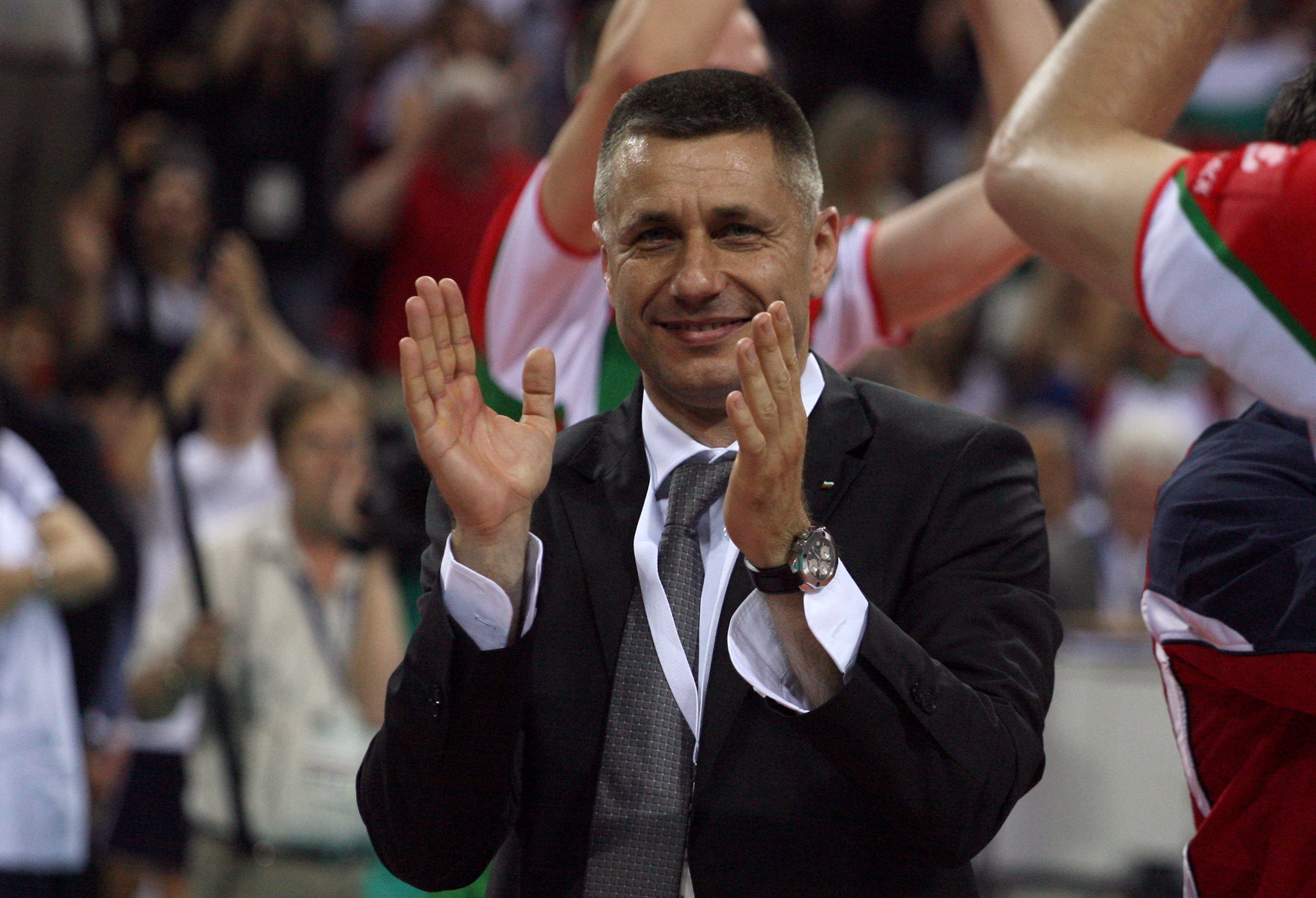 Радостин Стойчев бе селекционер на мъжкият ни национален отбор от 2010 до 2012 г.