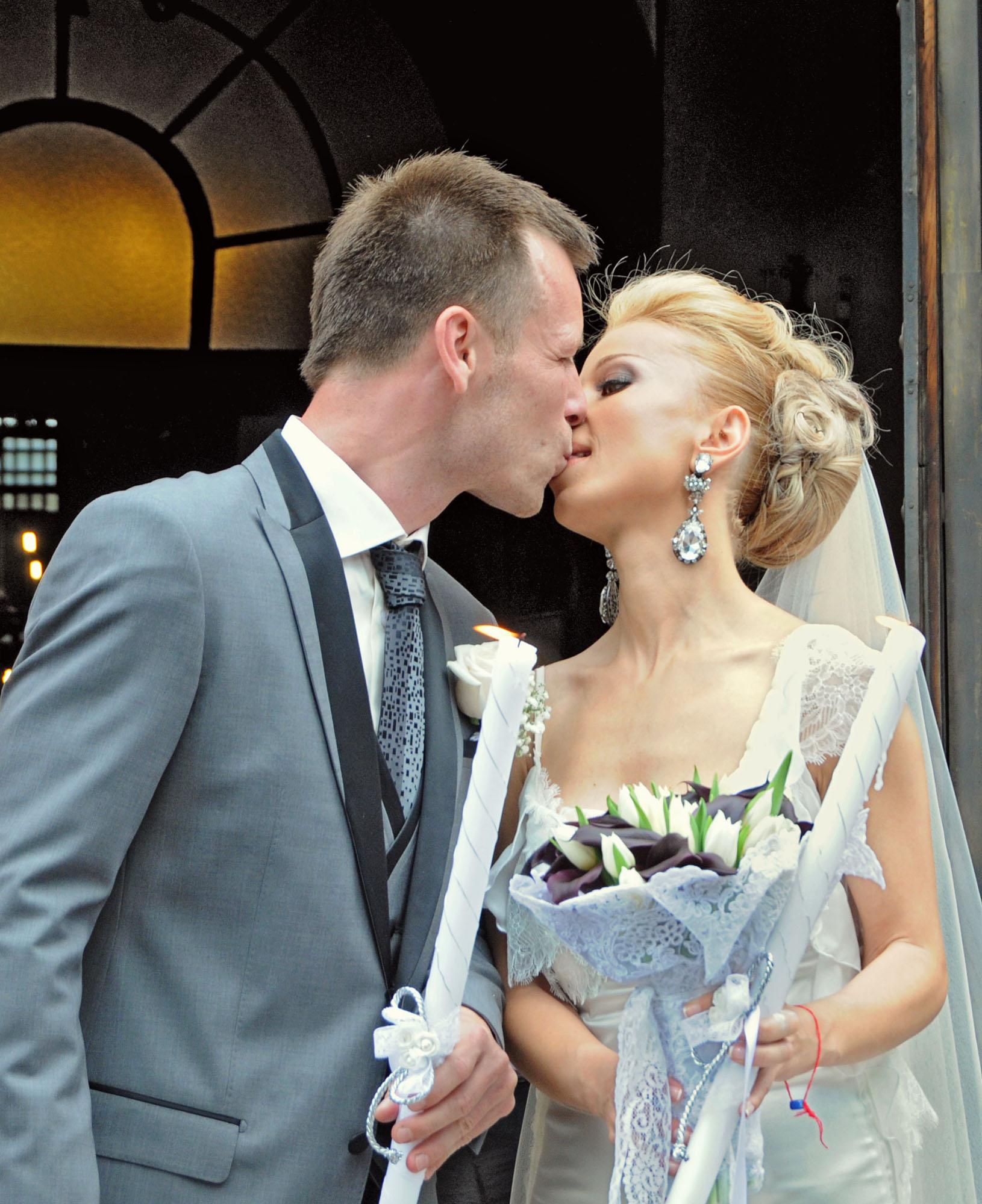 Весела Тотева и Елин Топузаков се венчаха в София