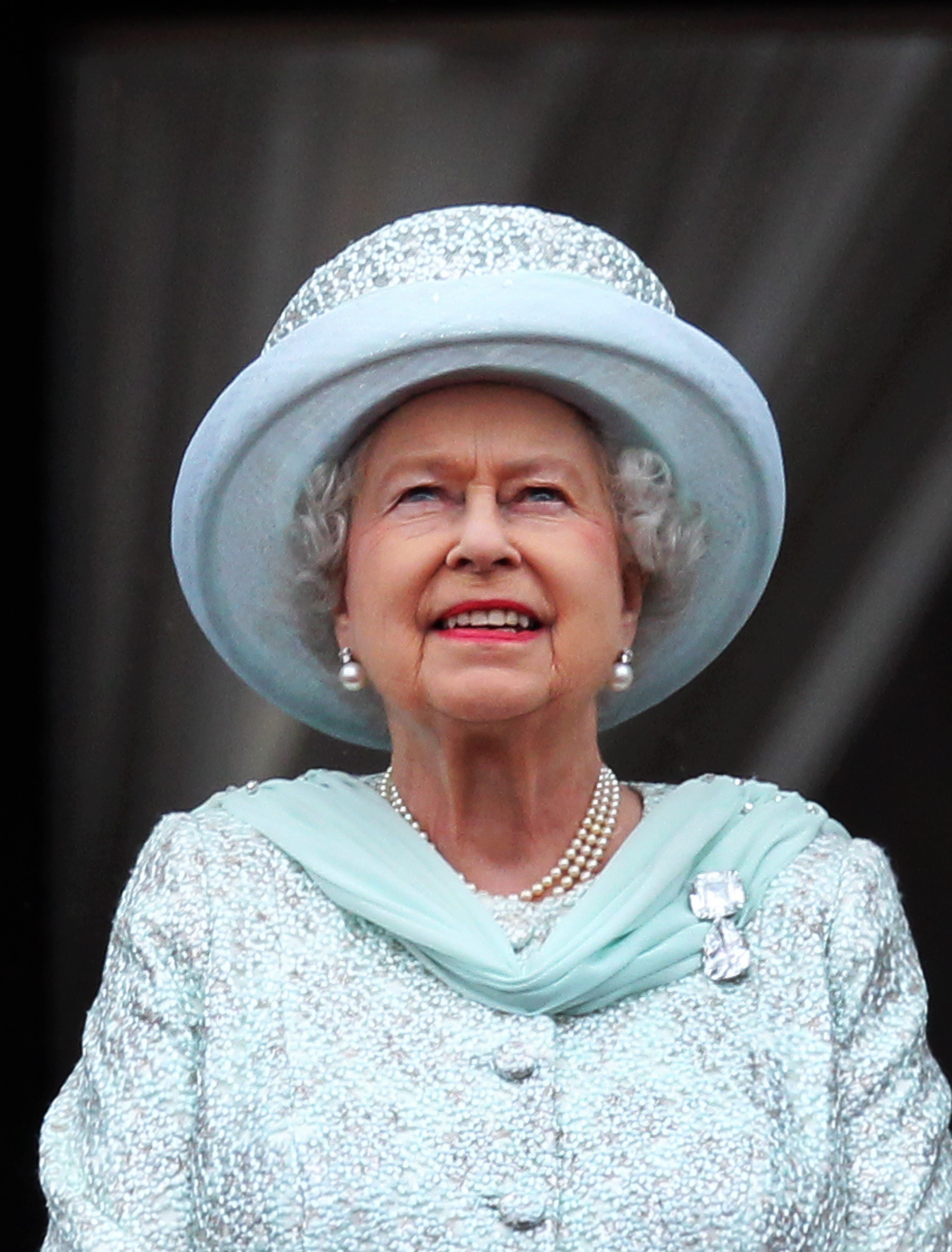 Елизабет II изрази надежда Кейт скоро да роди