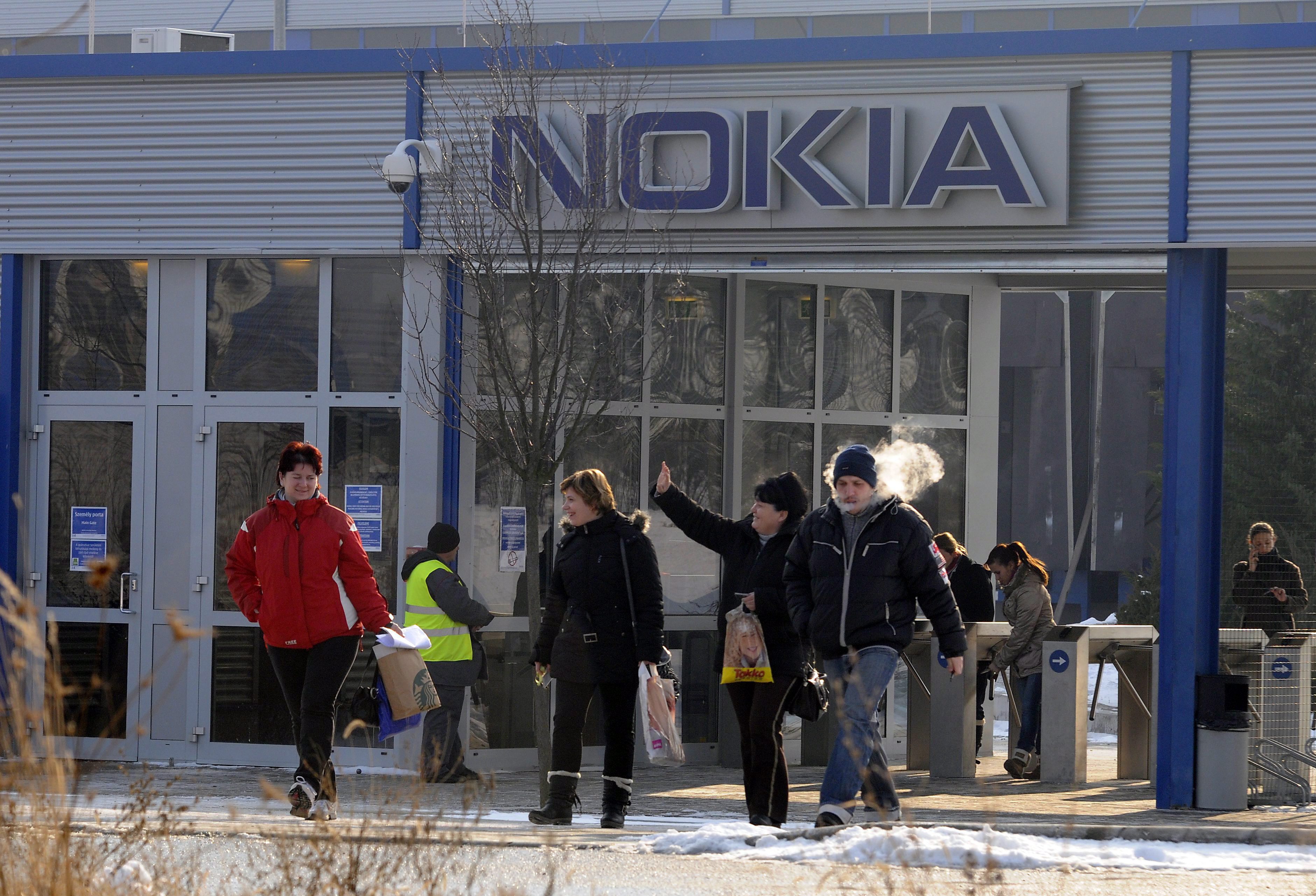 Nokia съкращава 10 000 служители