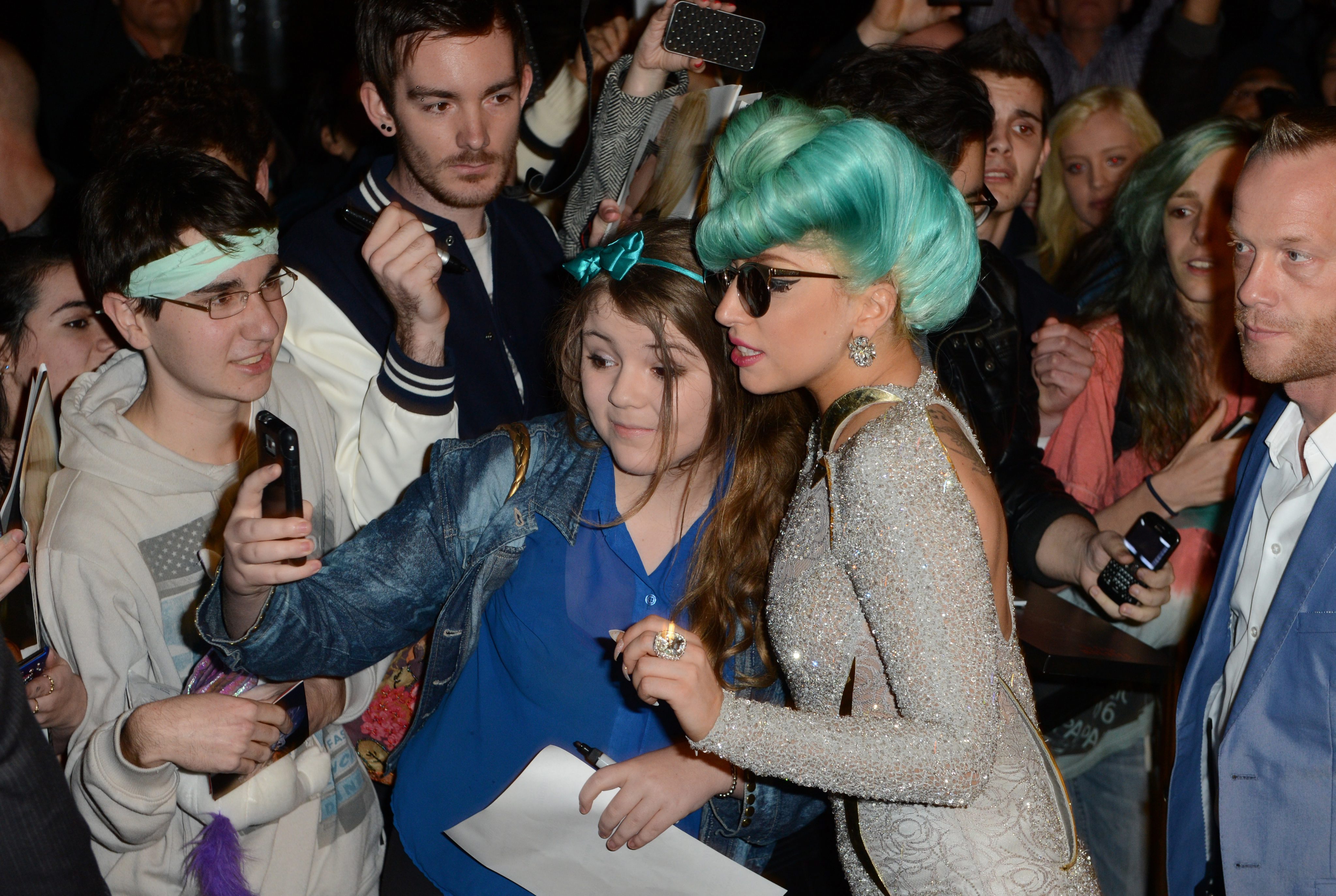 Лейди Гага пред хотела си в Сидни