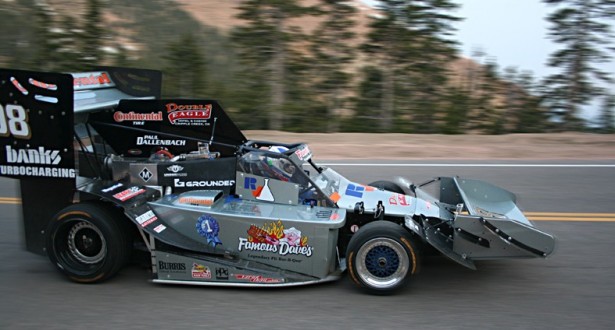 Безумно бъги с 1400 к.с. изкачва Pikes Peak (видео)