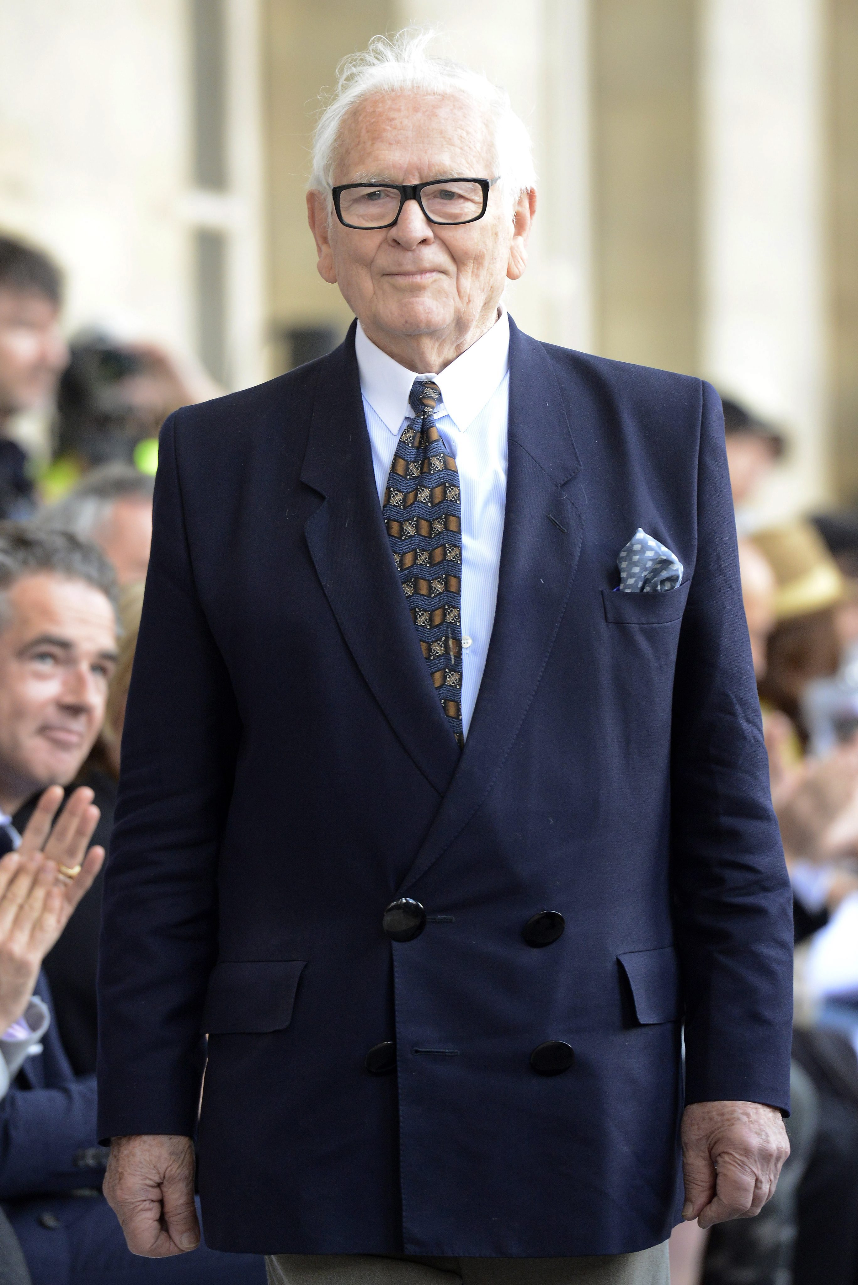 Пиер Карден представи нова колекция за 90-ата си годишнина