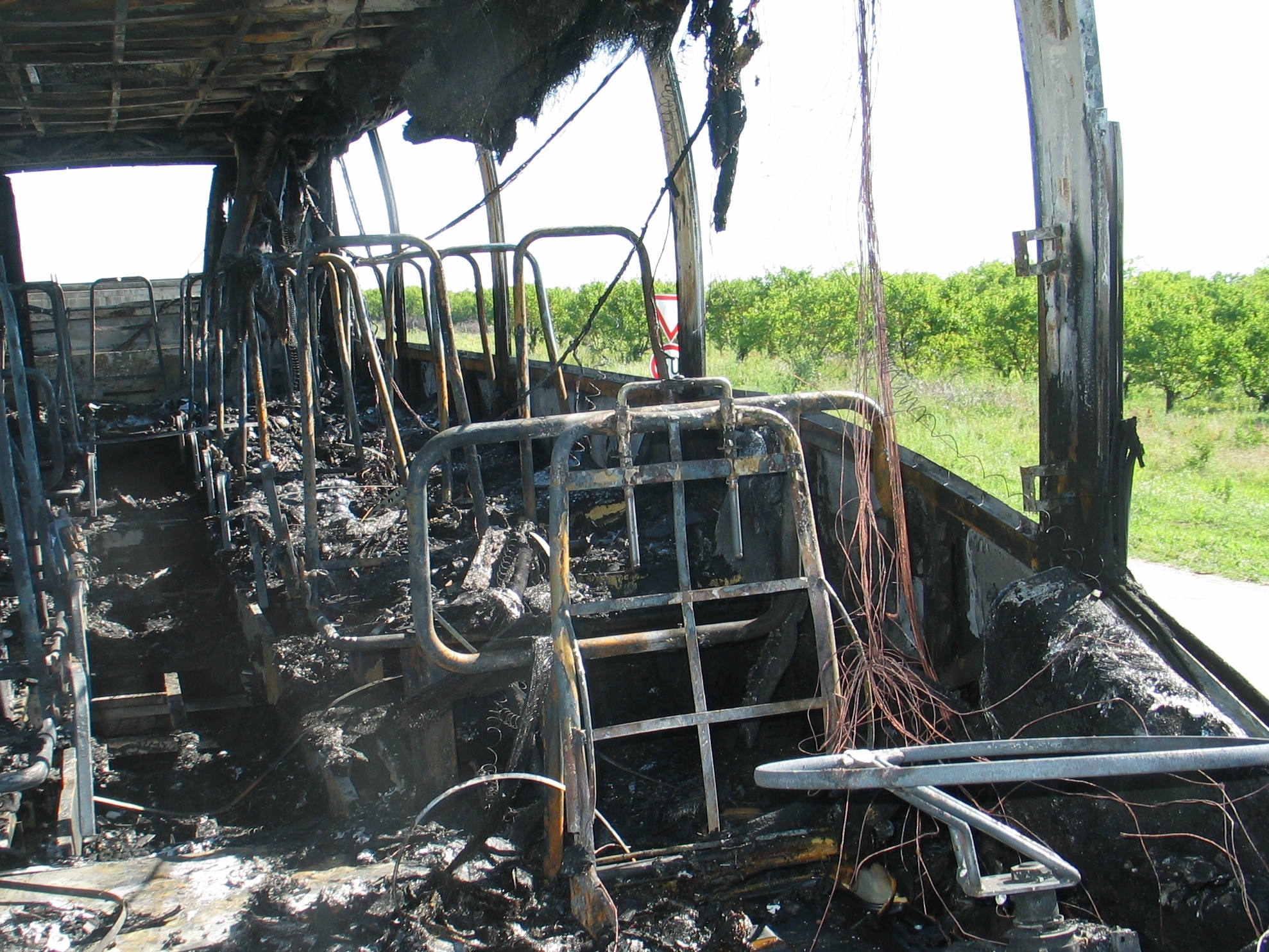 Пореден автобус пламна в движение и изгоря