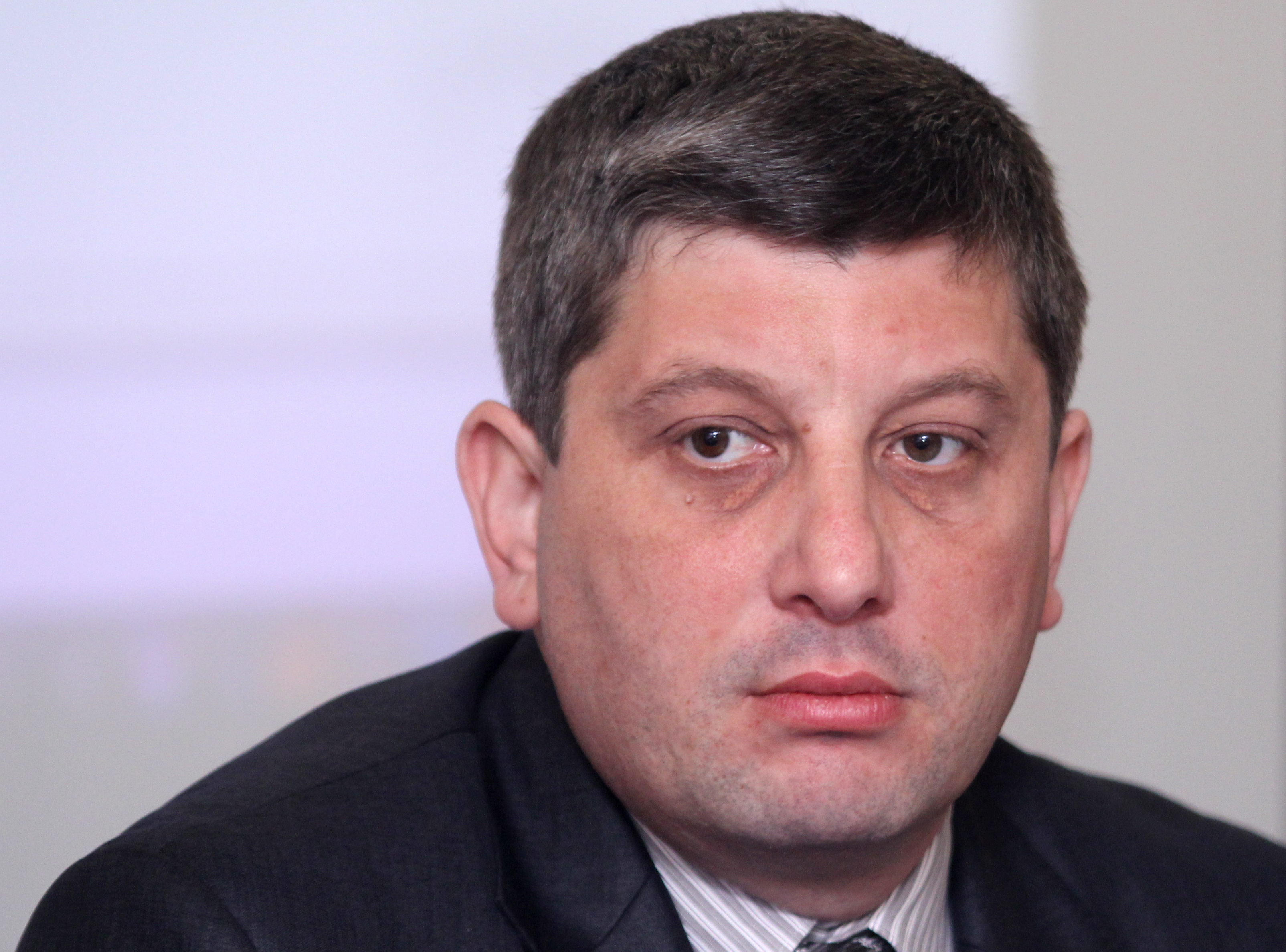 Депутатът от ГЕРБ Диан Червенкондев заяви, че договорите ще бъдтат разследвани обстойно