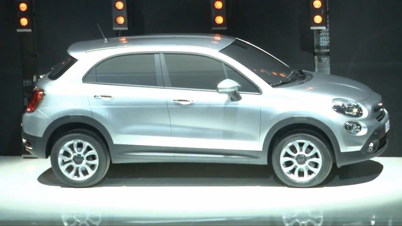 Fiat показа кросоувъра 500Х (видео)