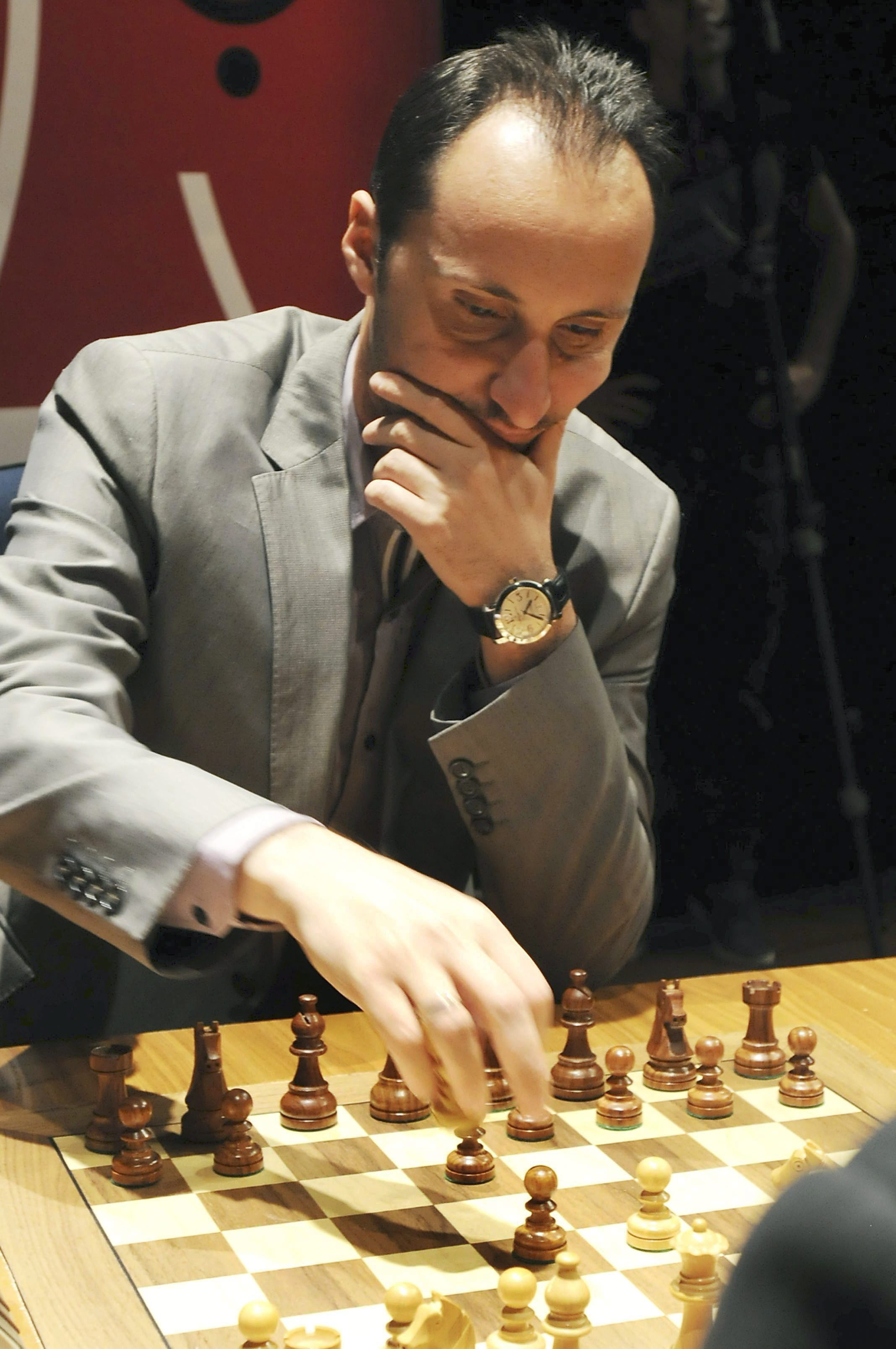 Топалов завърши реми в четвъртия кръг в Лондон