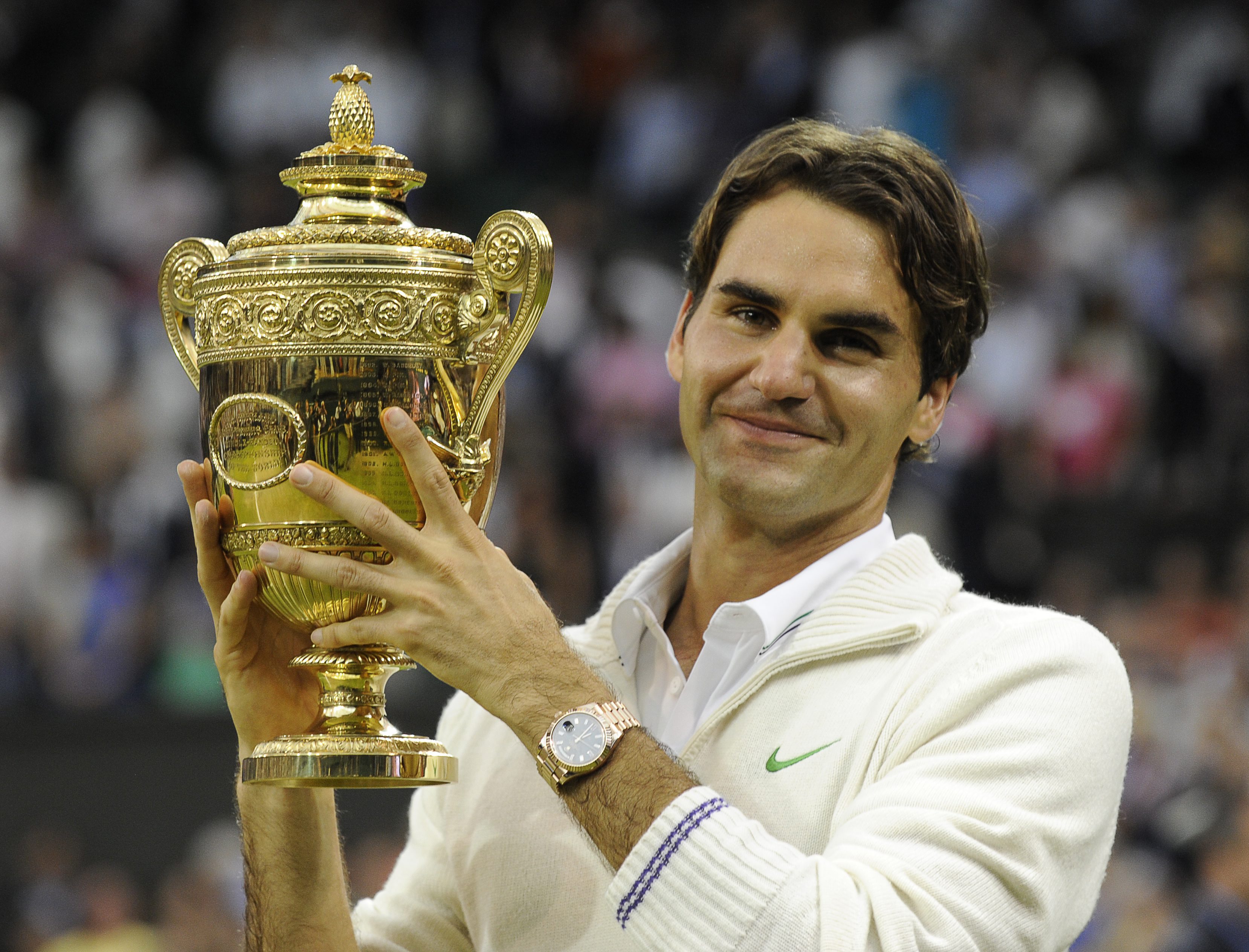 Федерер триумфира в Лондон и счупи куп рекорди