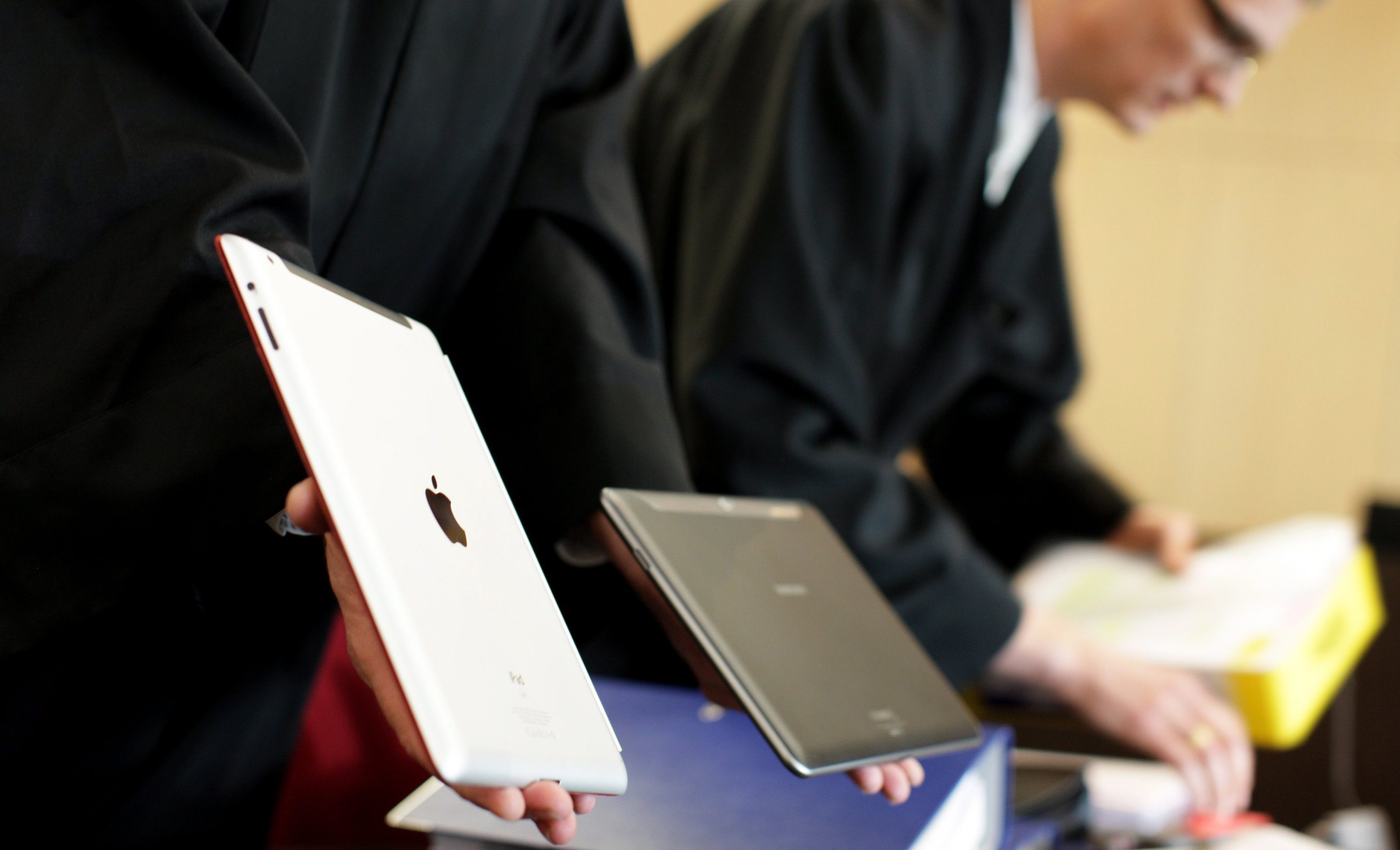 Таблети на Apple и Samsung